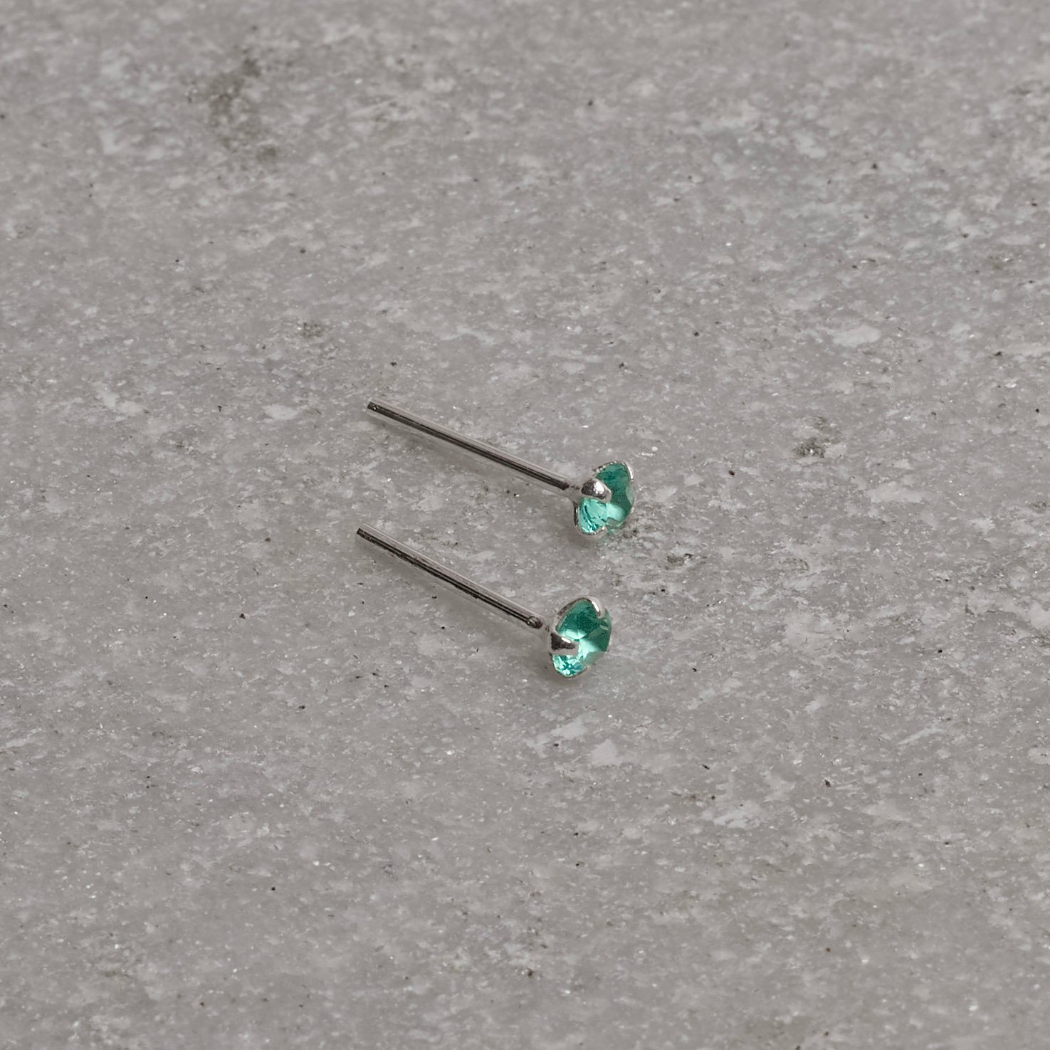 Brinco zircônia redonda turmalina 3mm