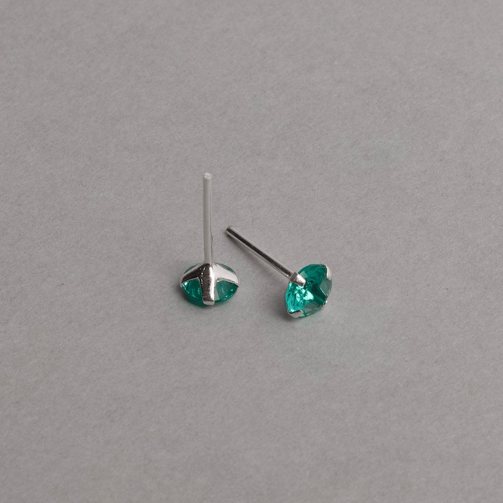 Brinco zircônia redonda turmalina 5mm