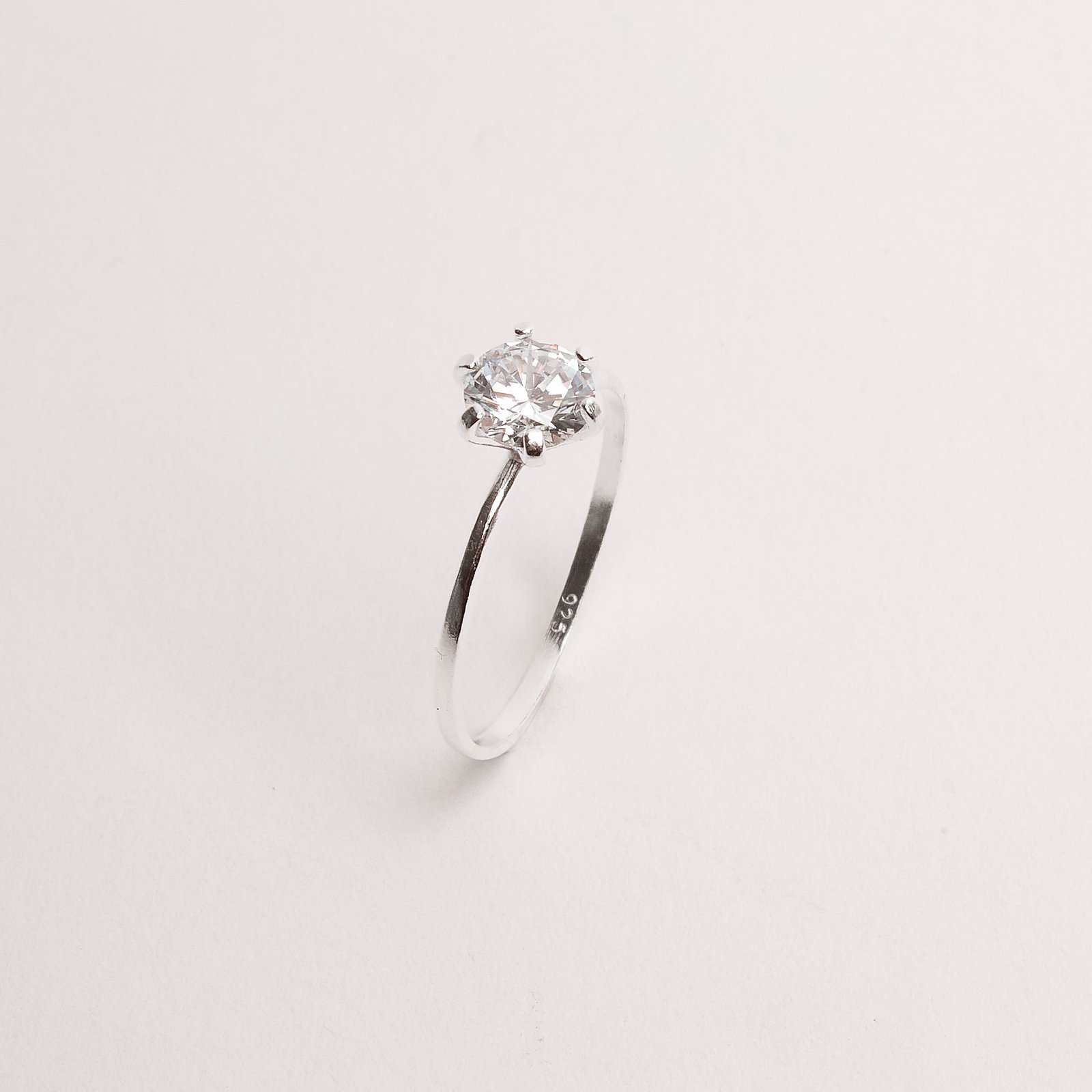 Anel solitário zircônia redonda 6mm cristal