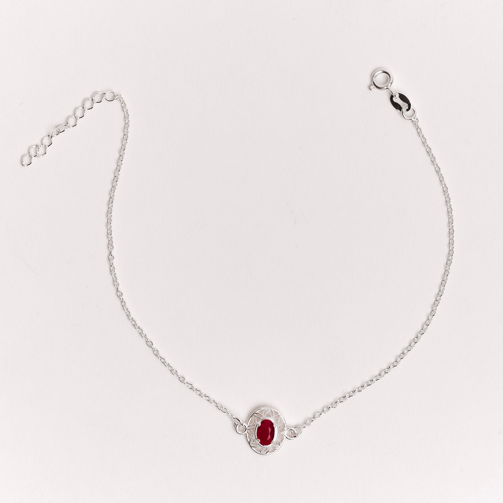 Pulseira entremeio medalha trabalhada 11mm com zircônia oval rubi 20+3cm
