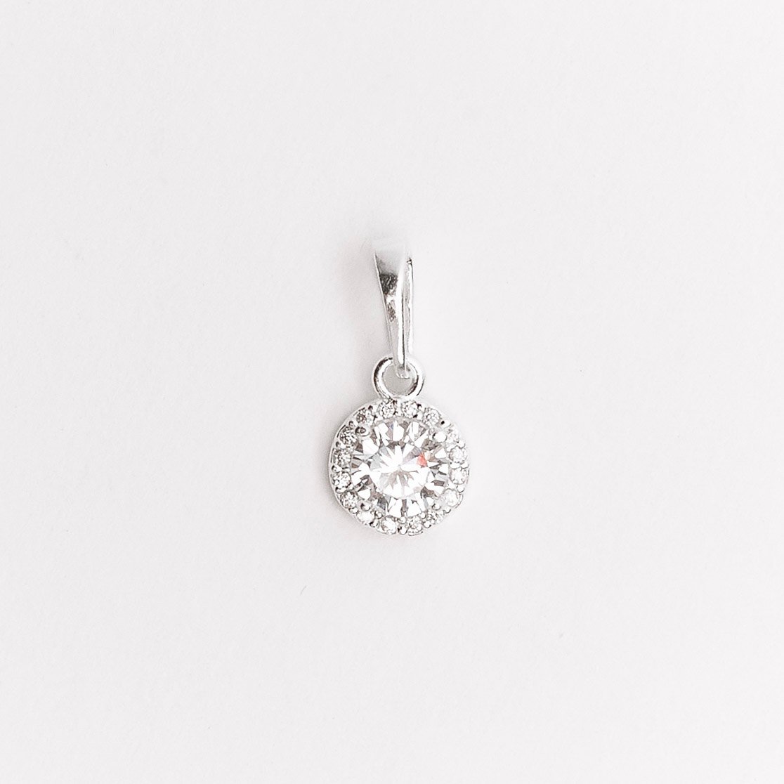 Pingente zircônia redonda com cravejado 7mm