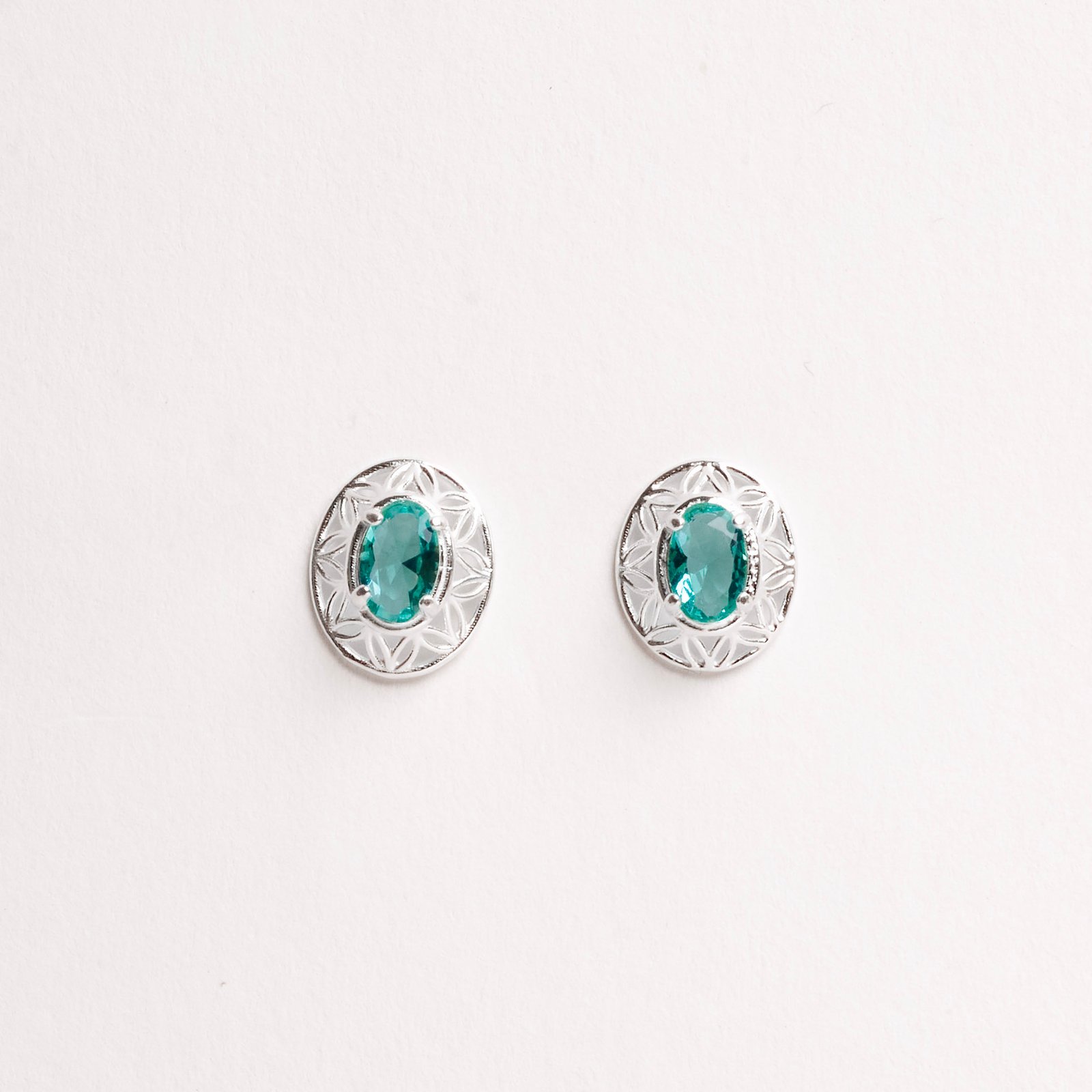 Conjunto brinco e colar medalha trabalhada 11mm com zircônia oval turmalina 45cm