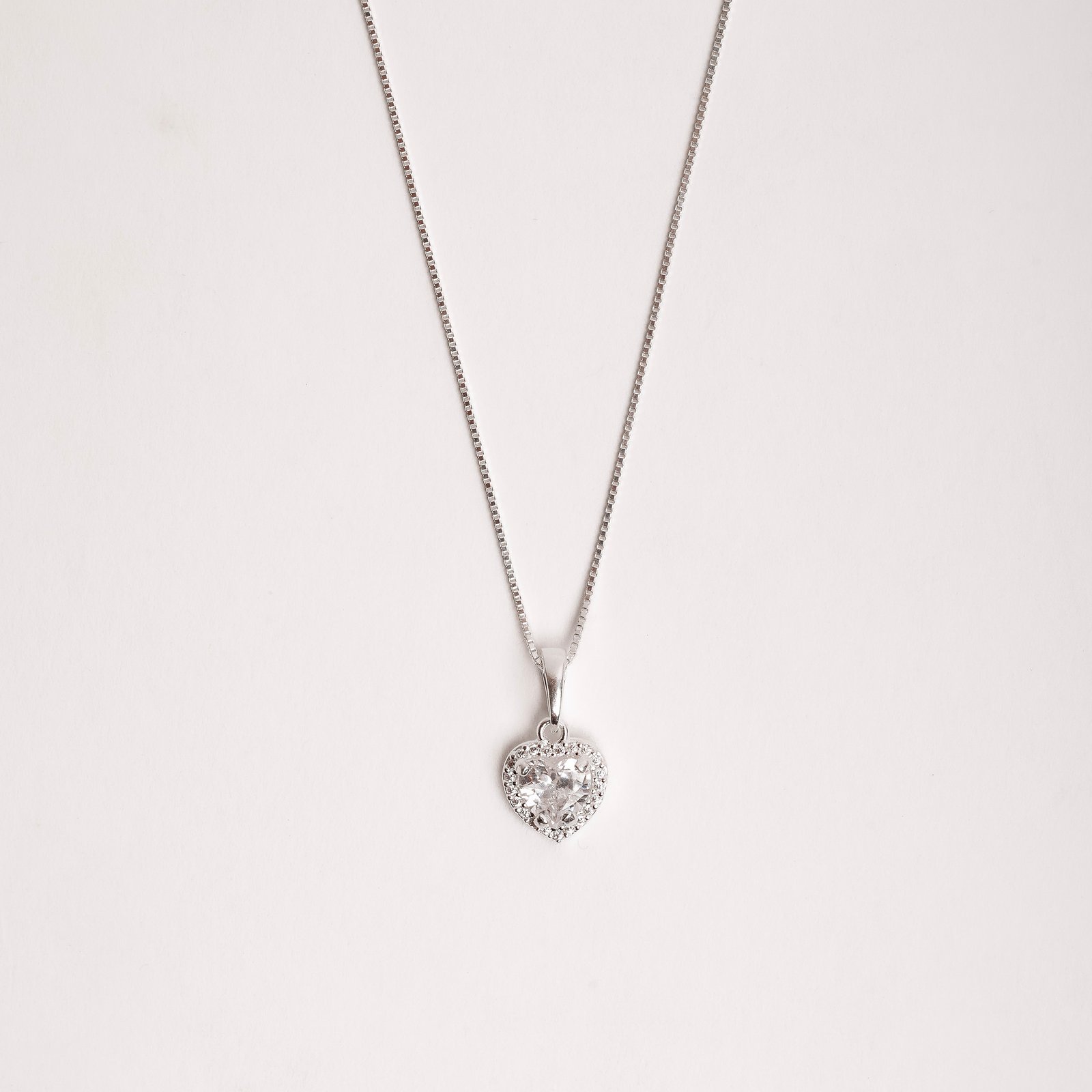 Colar pingente zircônia coração com cravejado cristal 9mm 45cm