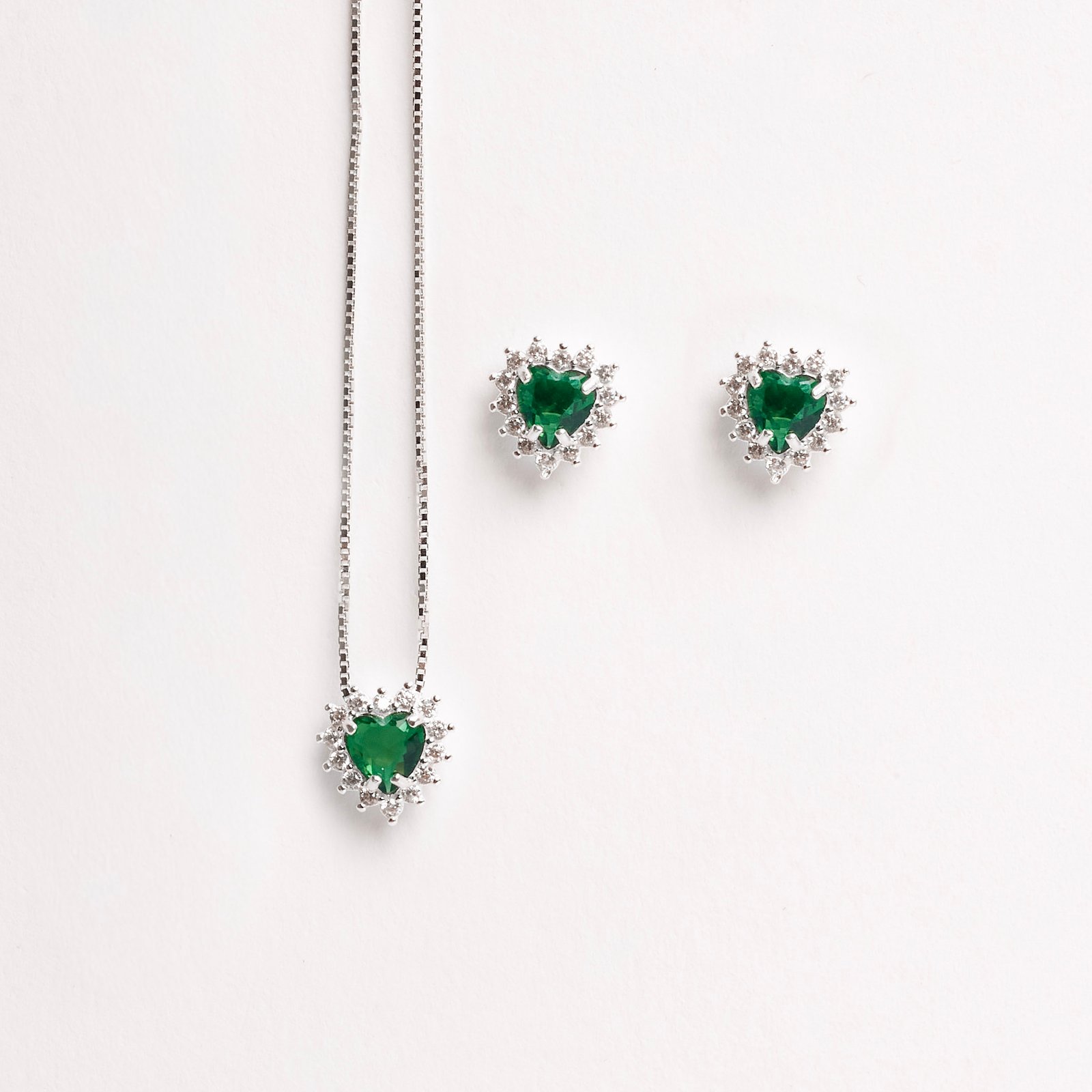 Conjunto brinco e colar zircônia coração esmeralda com cravejado 9mm 45cm