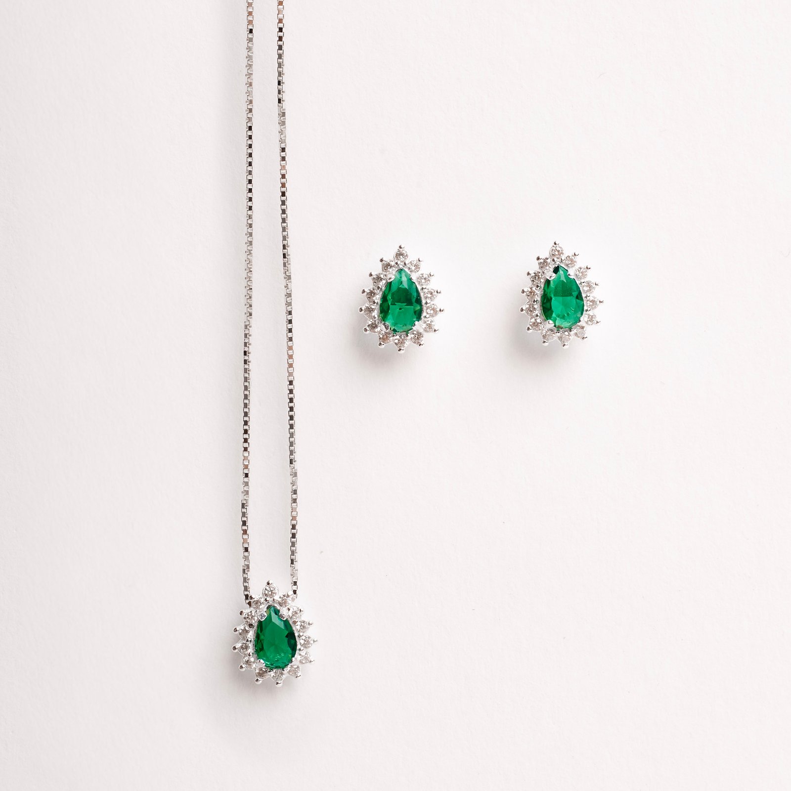 Conjunto brinco e colar zircônia gota esmeralda com cravejado 10mm 45cm