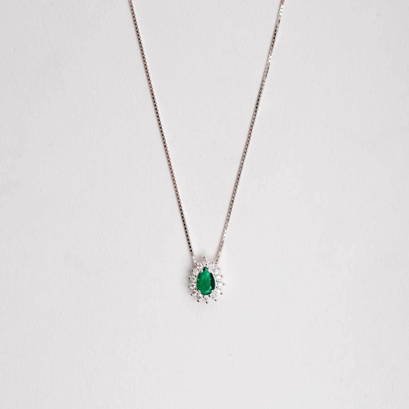 Conjunto brinco e colar zircônia gota esmeralda com cravejado 10mm 45cm