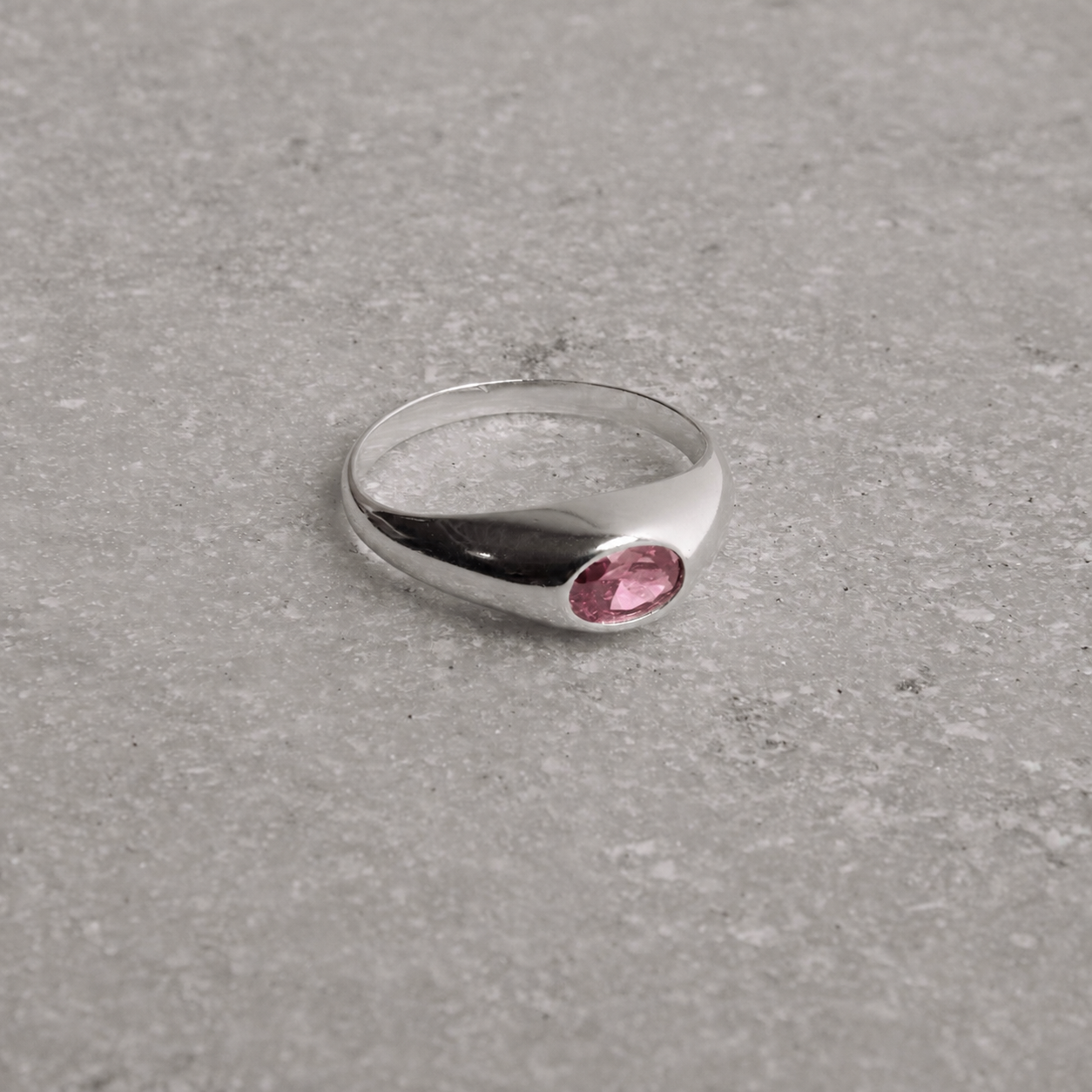 Anel zircônia oval rosa