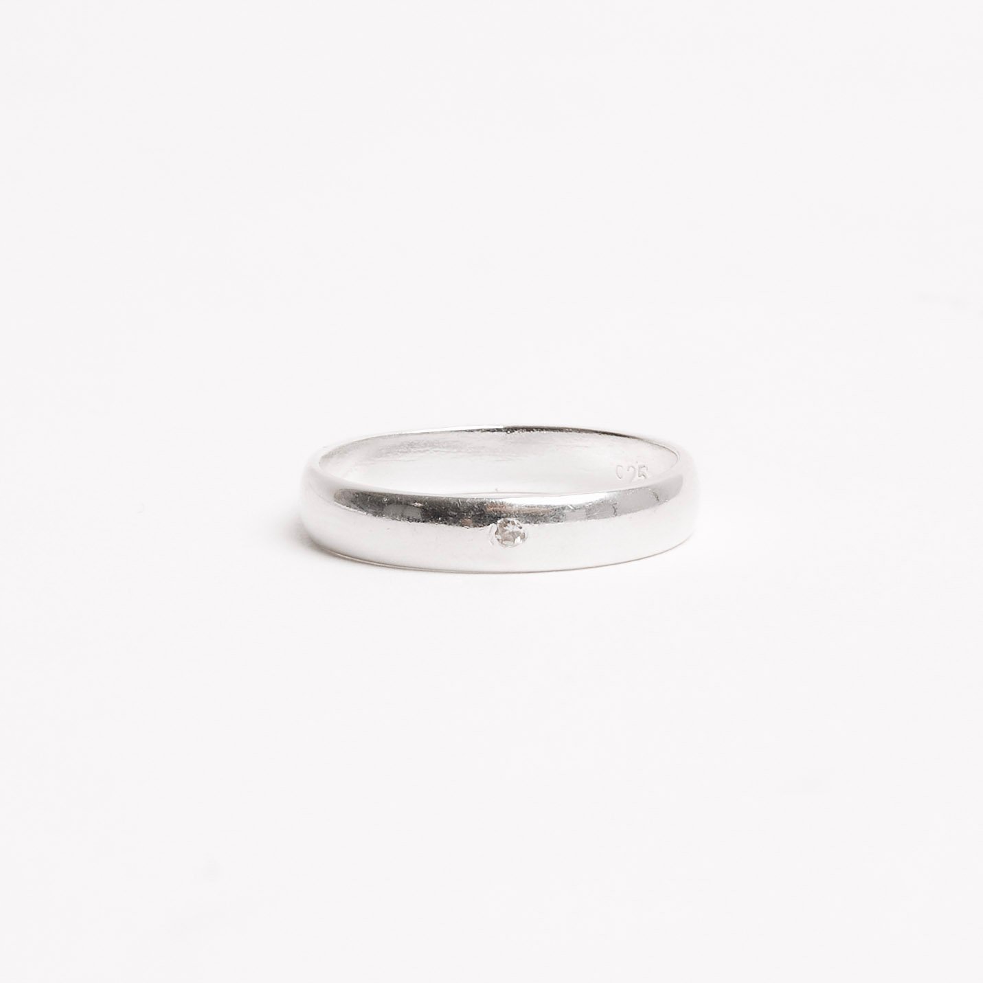 Anel aliança 4mm detalhe zircônia