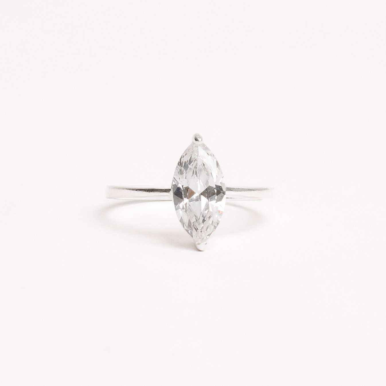 Anel solitário zircônia navete 11x6mm