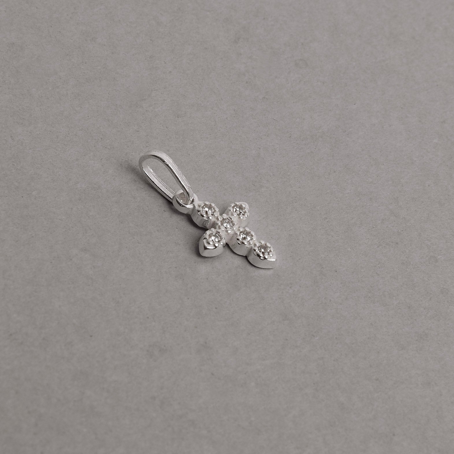 Pingente cruz cravejada cristal 9mm