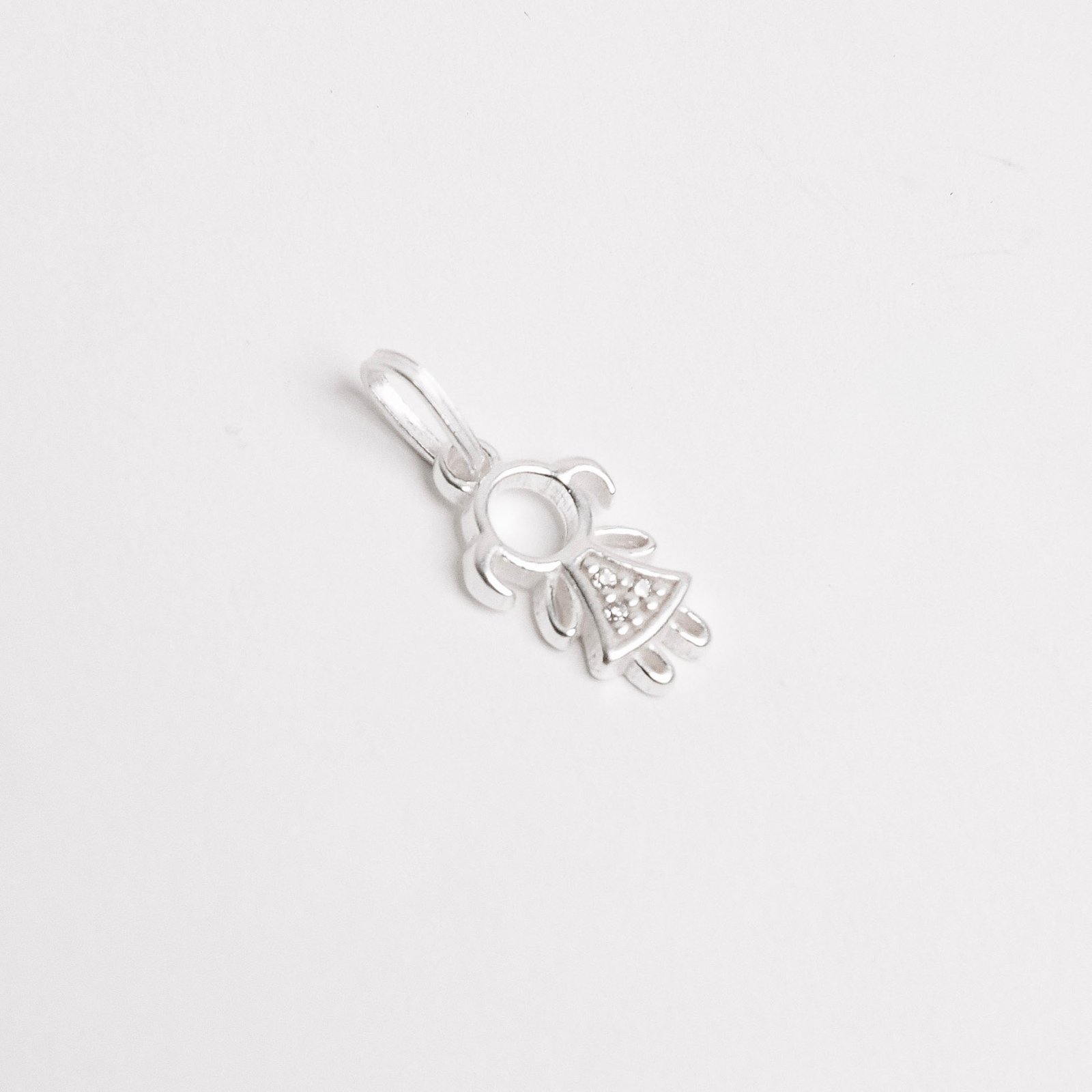 Pingente menina cravejada cristal 11mm