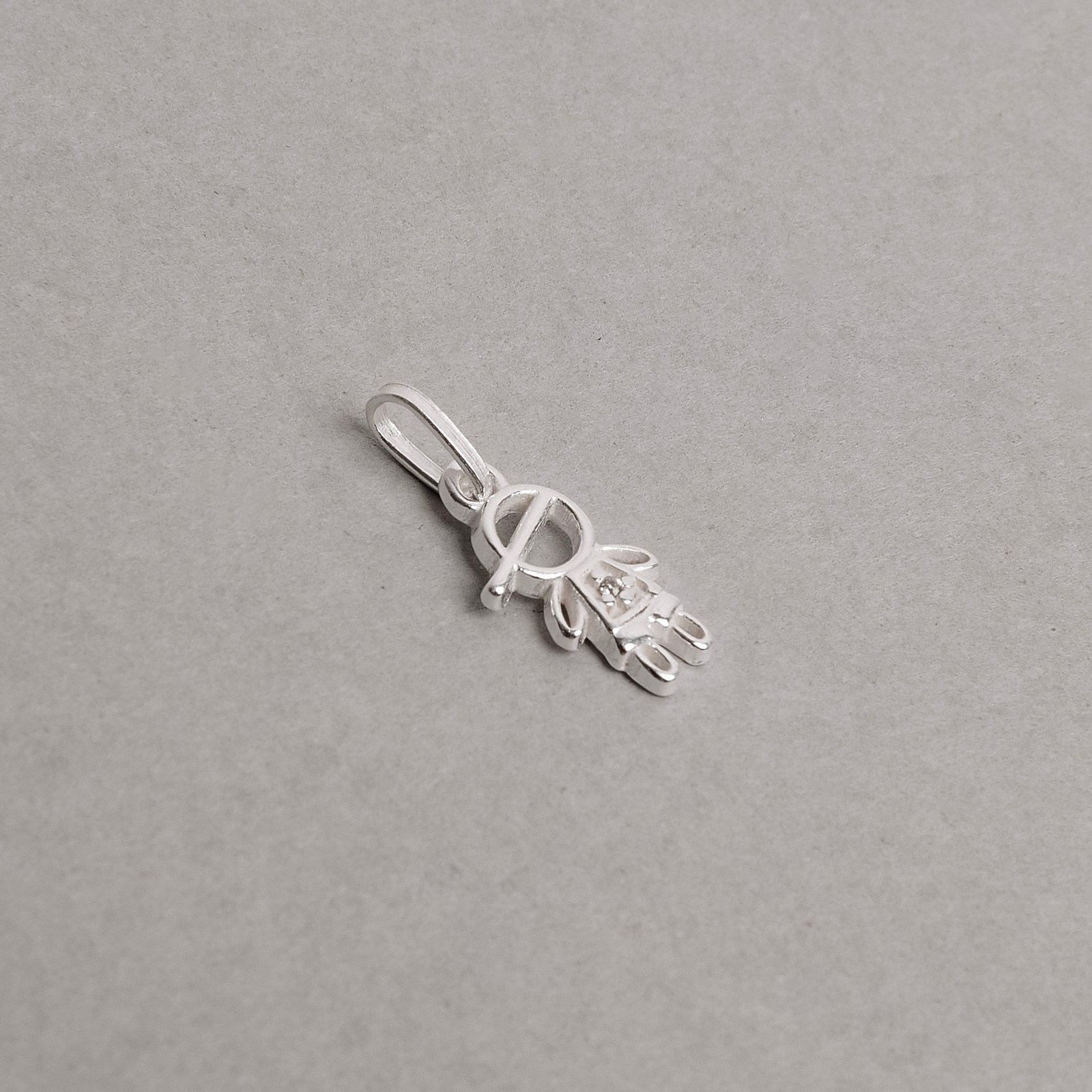 Pingente menino cravejado cristal 10mm