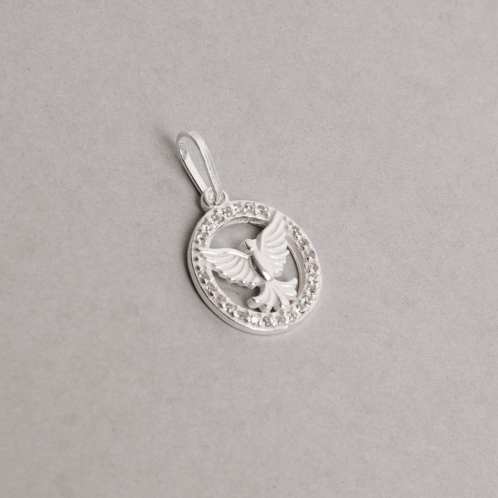 Pingente medalha vazada Espírito Santo cravejado 13mm