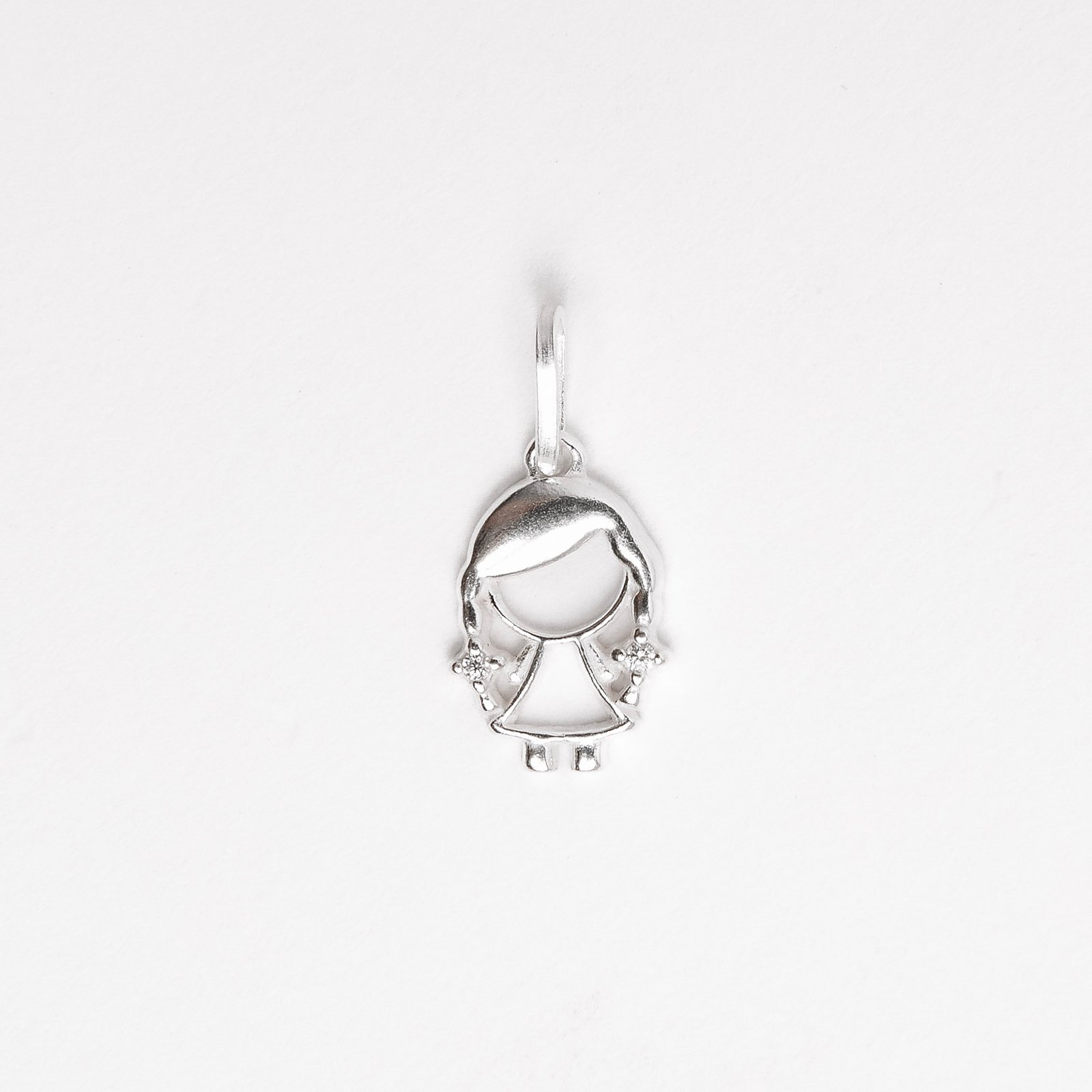 Pingente menina detalhe zircônias 12mm