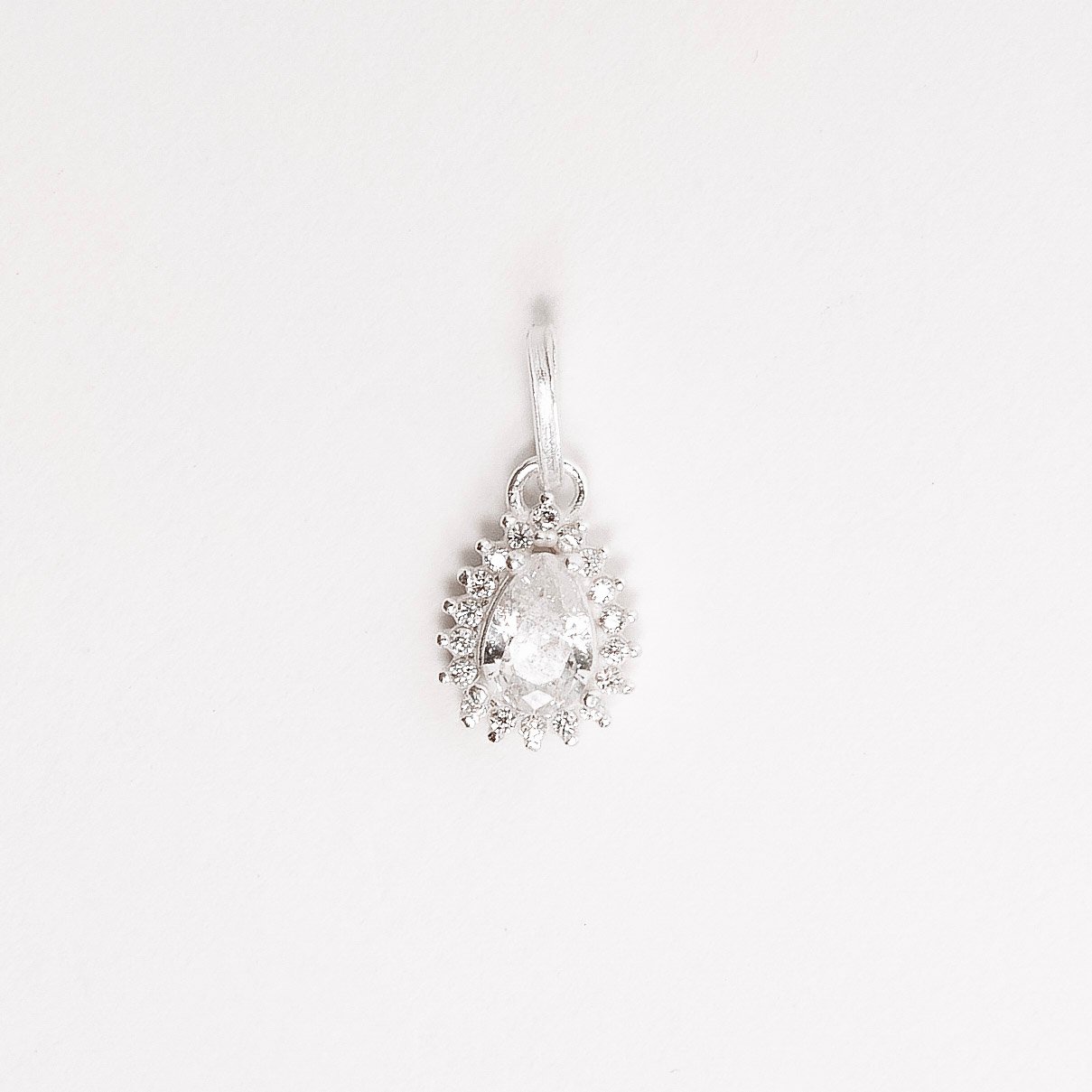 Pingente zircônia gota com cravejado cristal 9mm