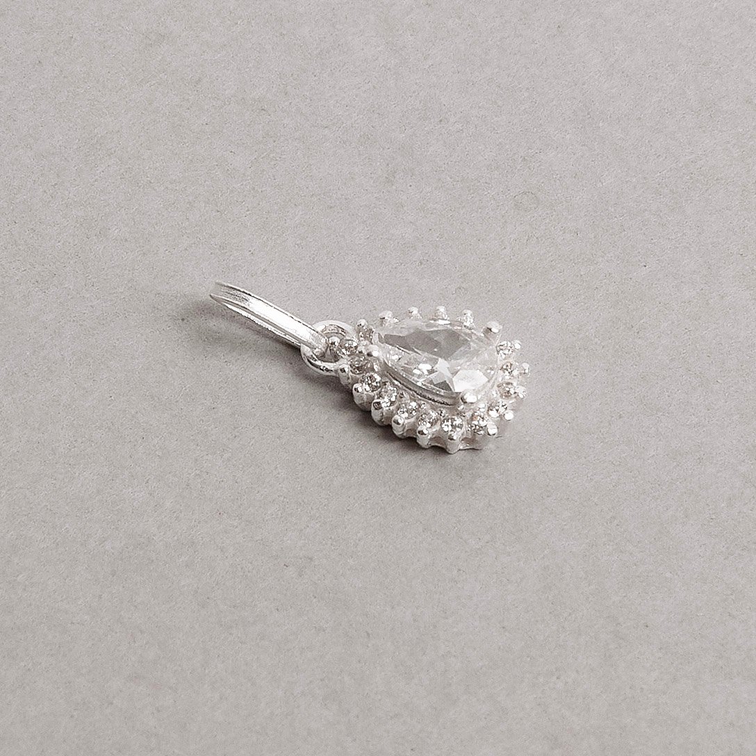 Pingente zircônia gota com cravejado cristal 9mm