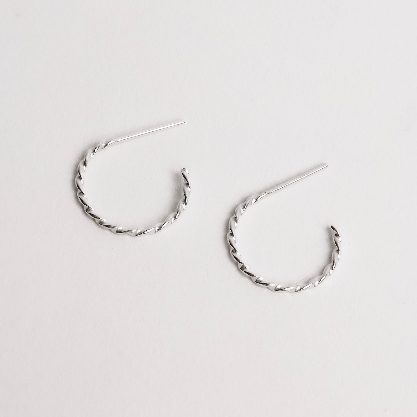Argola torcida 13mm tarraxa