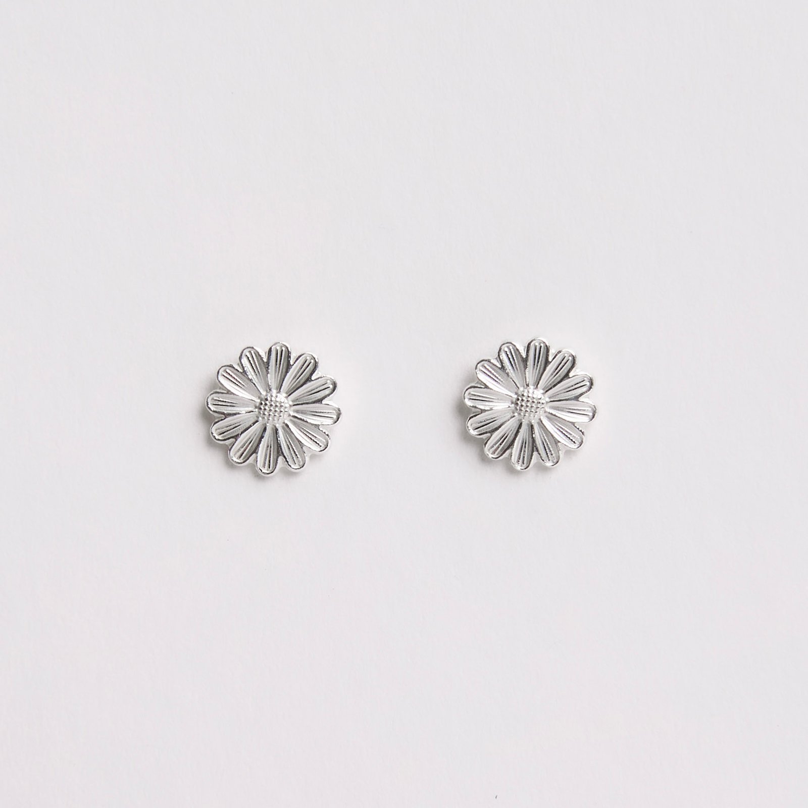 Brinco flor 8mm