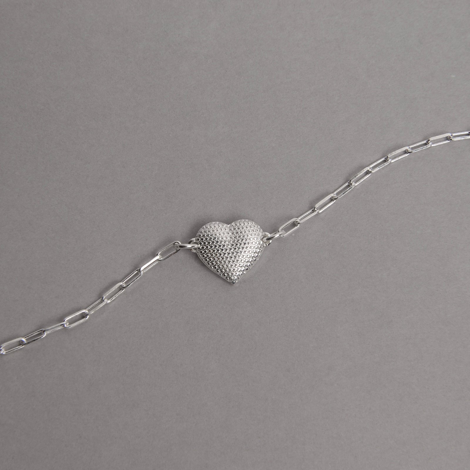 Pulseira entremeio coração com bolinhas 13mm 19cm