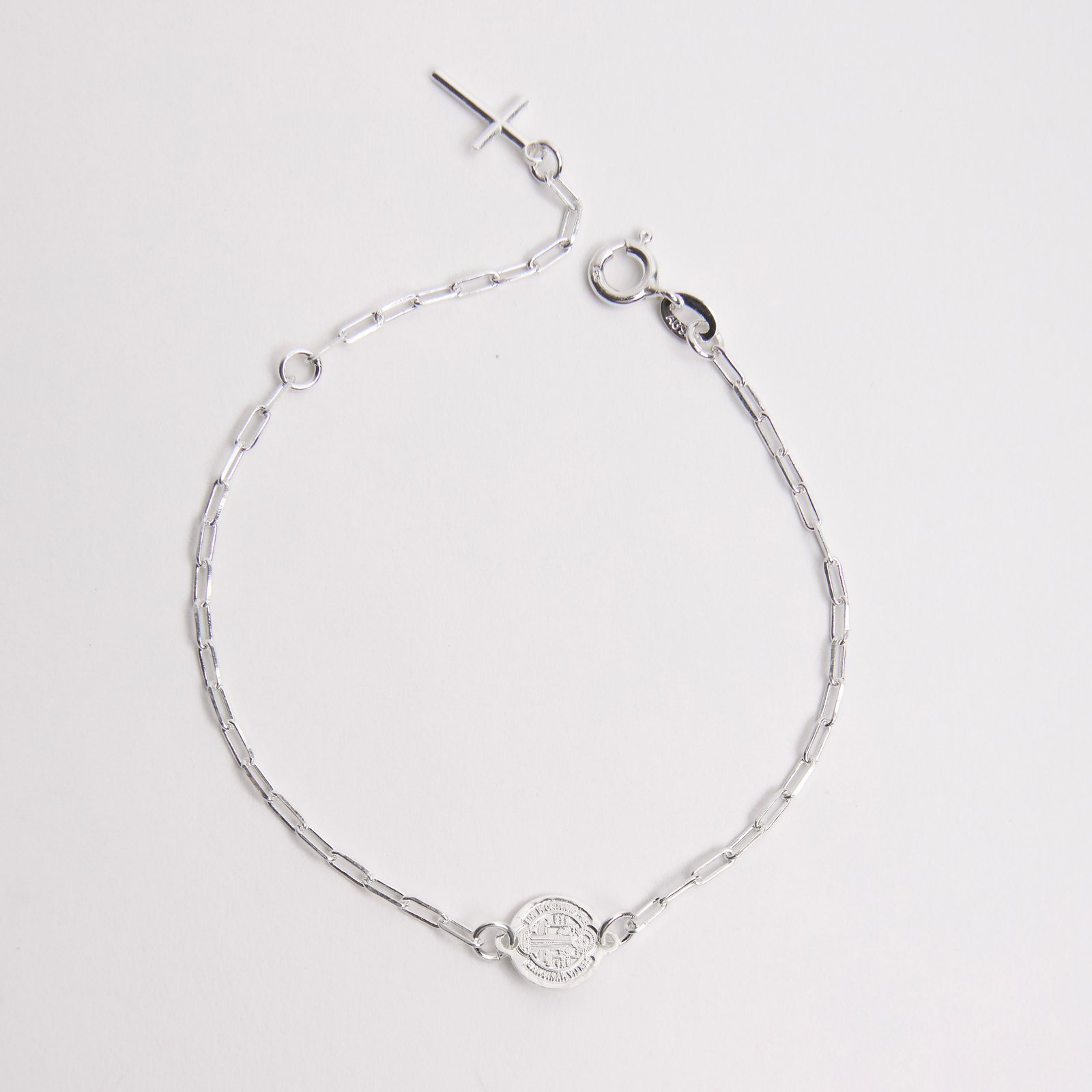 Pulseira entremeio medalha São Bento 9mm com cruz corrente cartier 19cm