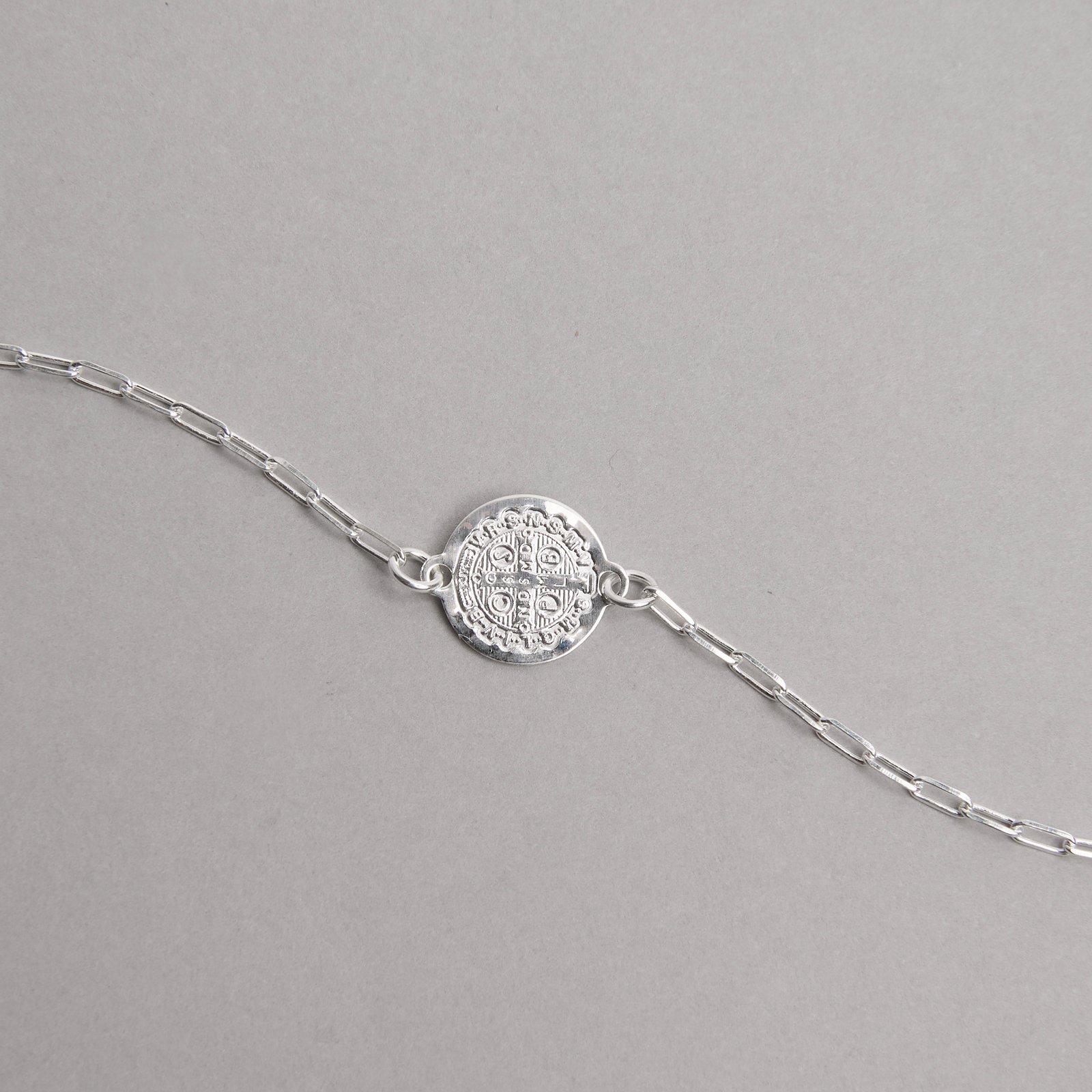 Pulseira entremeio São Bento 12mm com cruz corrente cartier 20cm