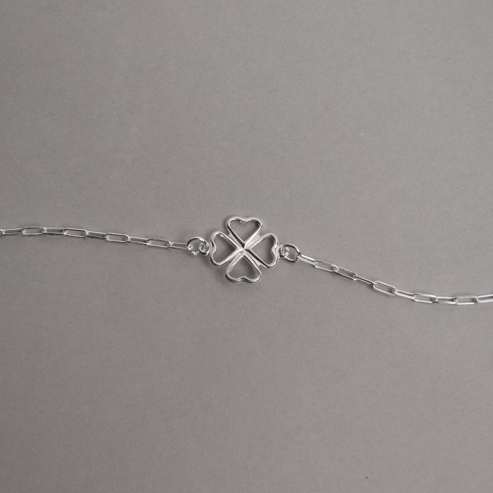 Pulseira entremeio trevo vazado 12mm corrente cartier 19cm