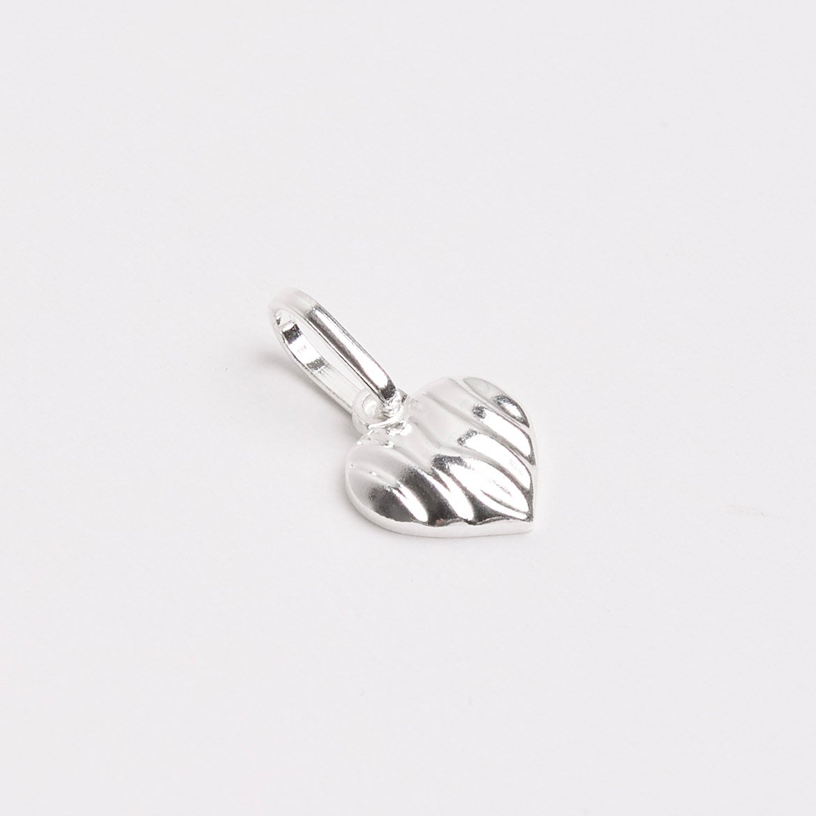 Pingente coração riscado 8mm