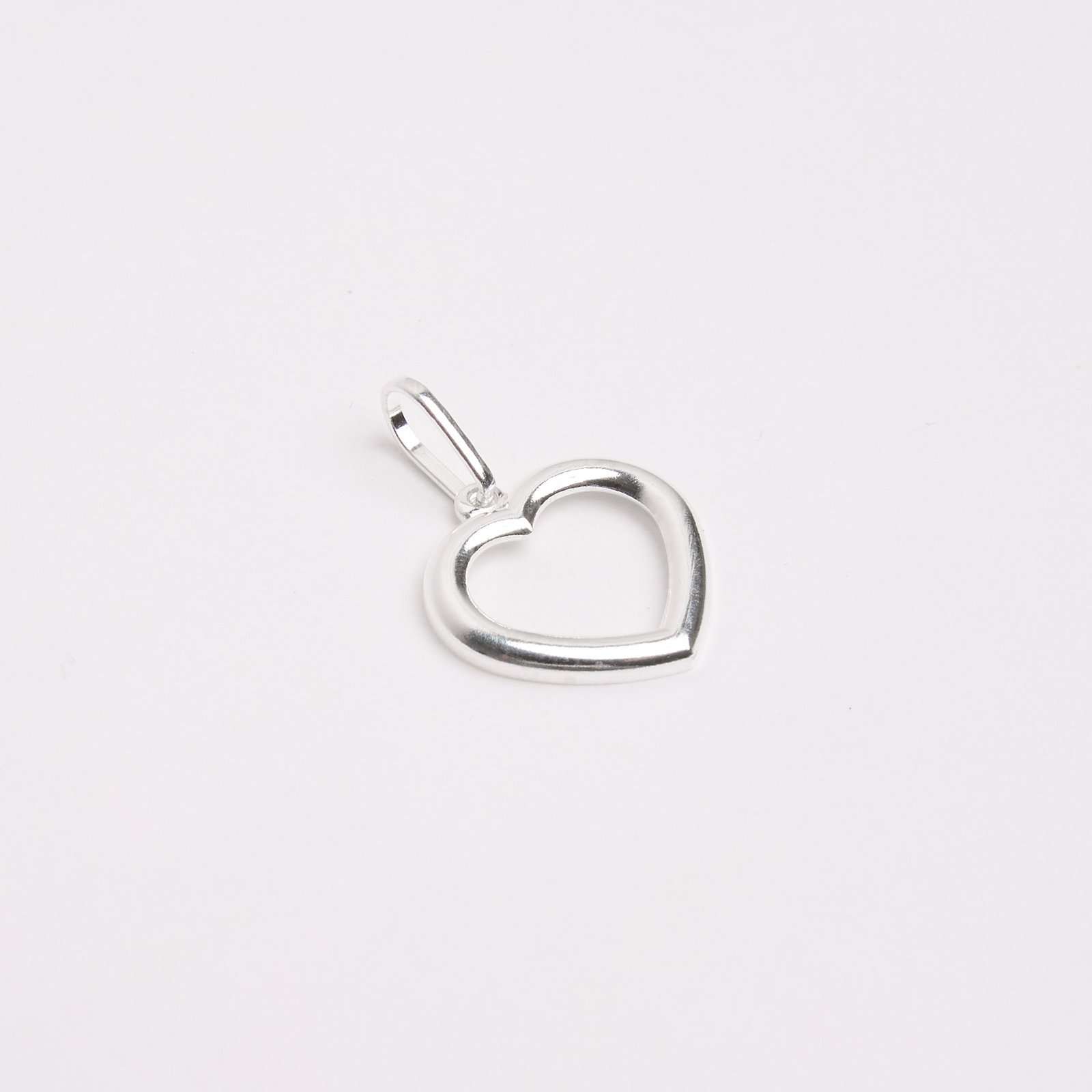 Pingente coração liso vazado 14mm