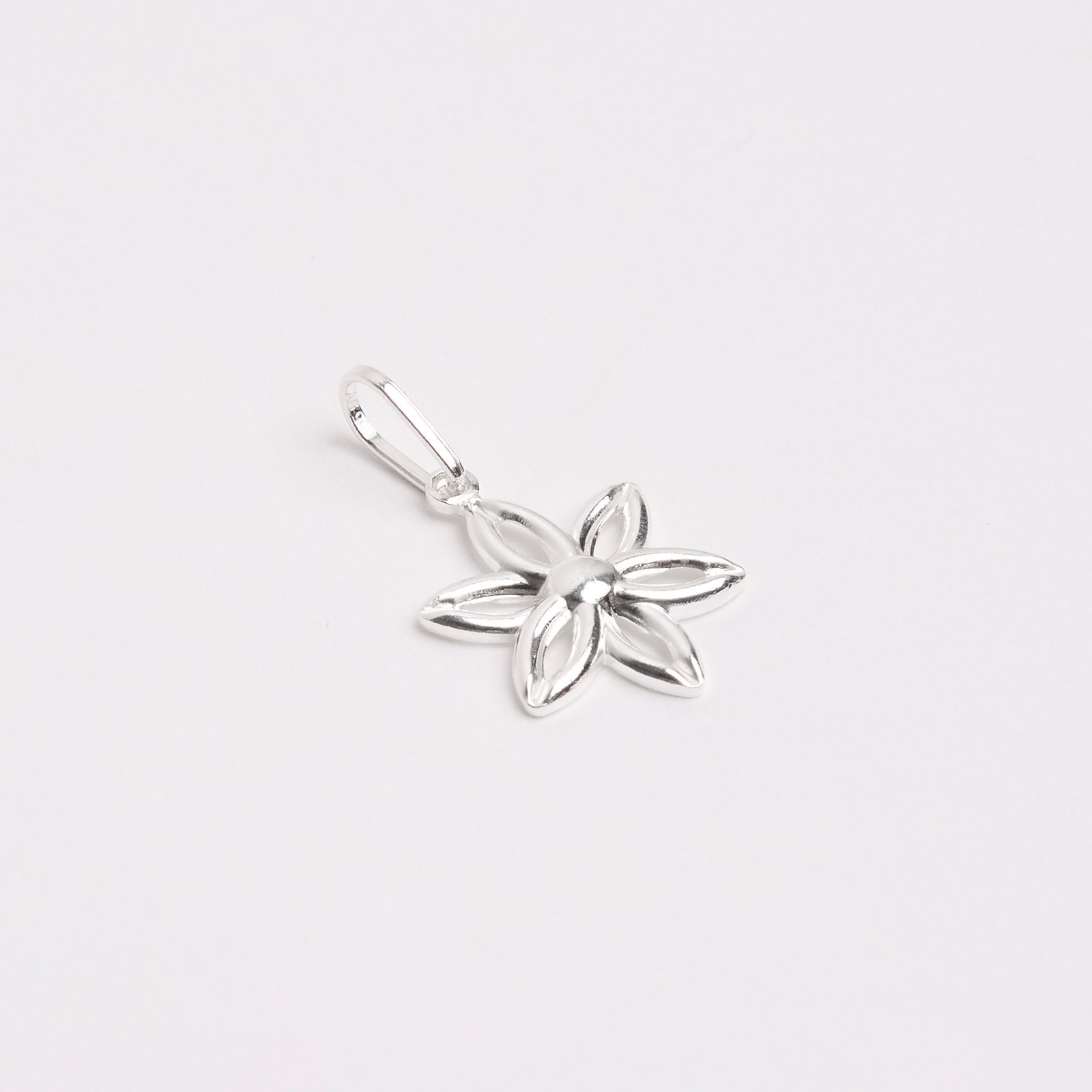 Pingente flor 6 pétalas 15mm