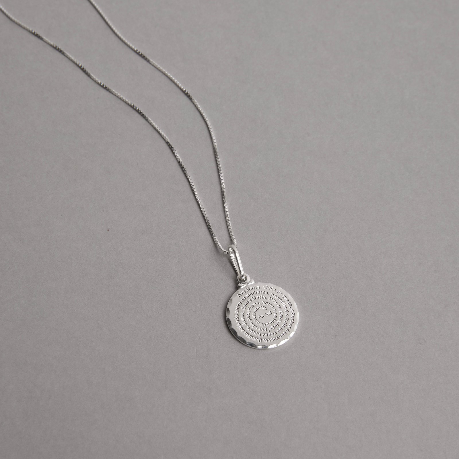 Colar pingente medalha Ave Maria 15mm 45cm