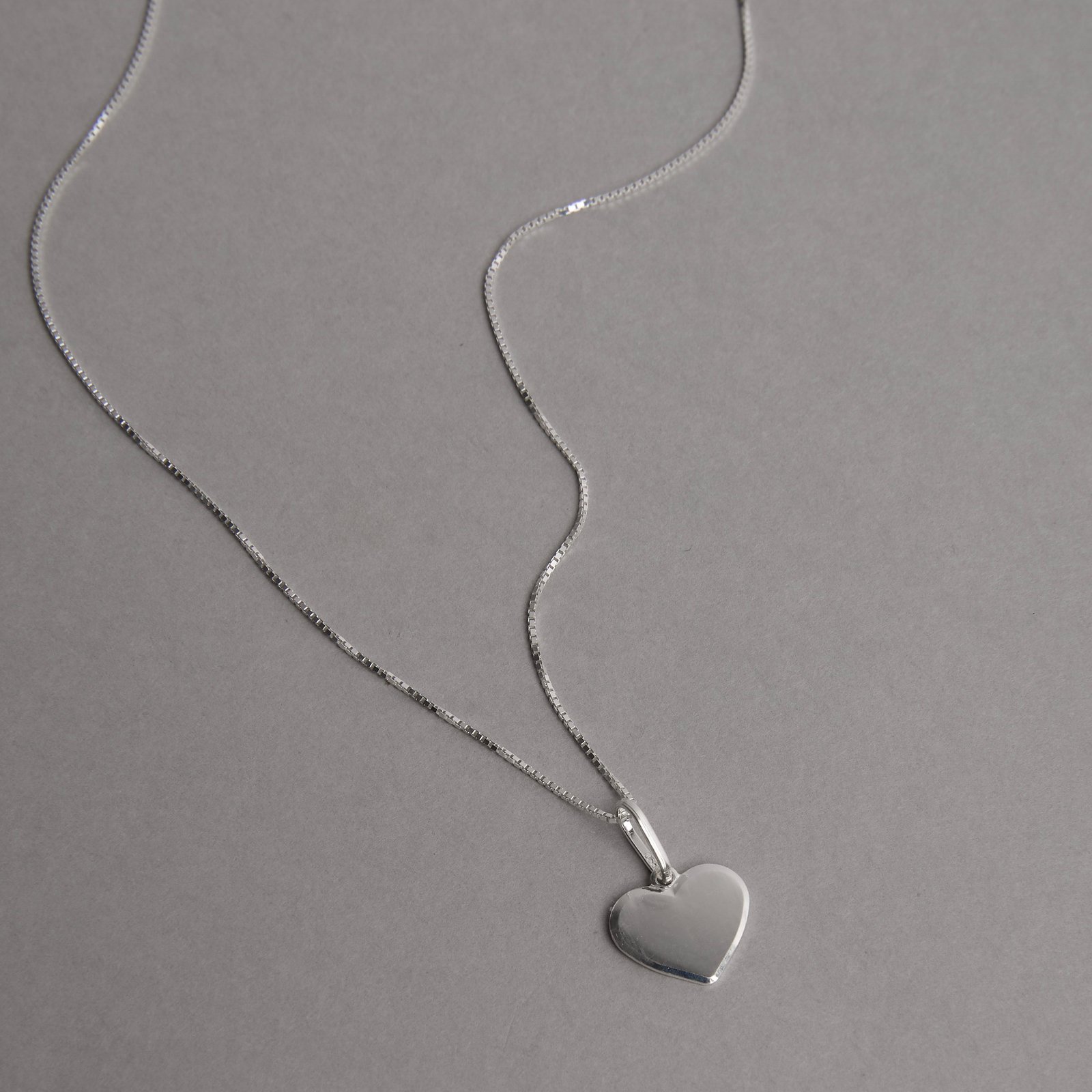 Colar pingente coração 12mm 45cm