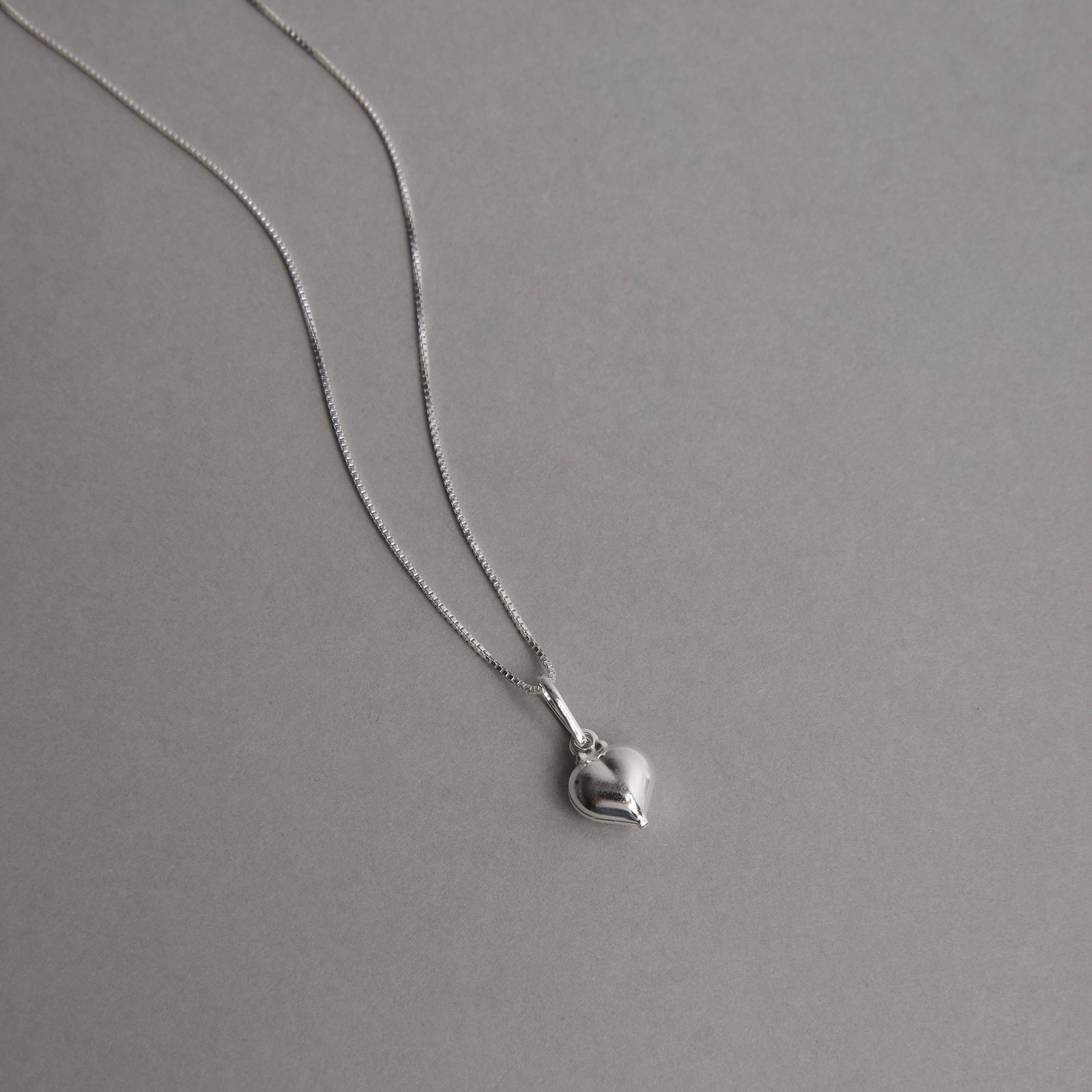 Colar pingente coração 8mm 40cm