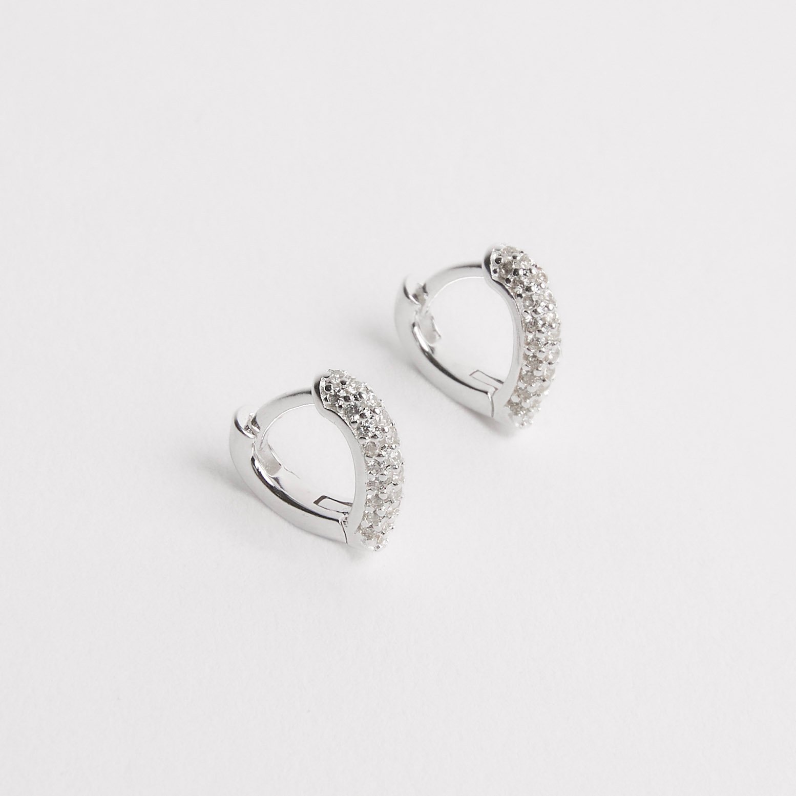 Argola click gota 10mm triplo cravejado