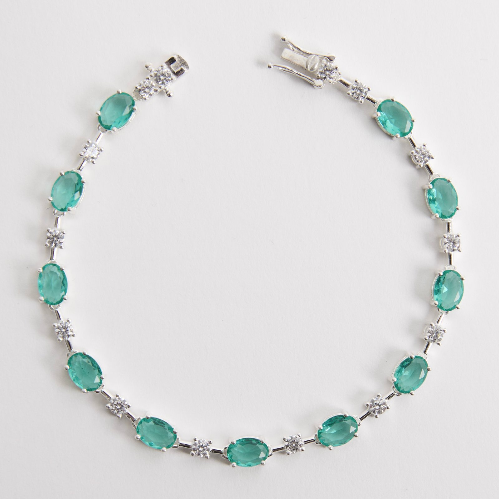 Pulseira Riviera fio faca zircônias ovais turmalina e redondas cristal 18,5cm fecho gaveta