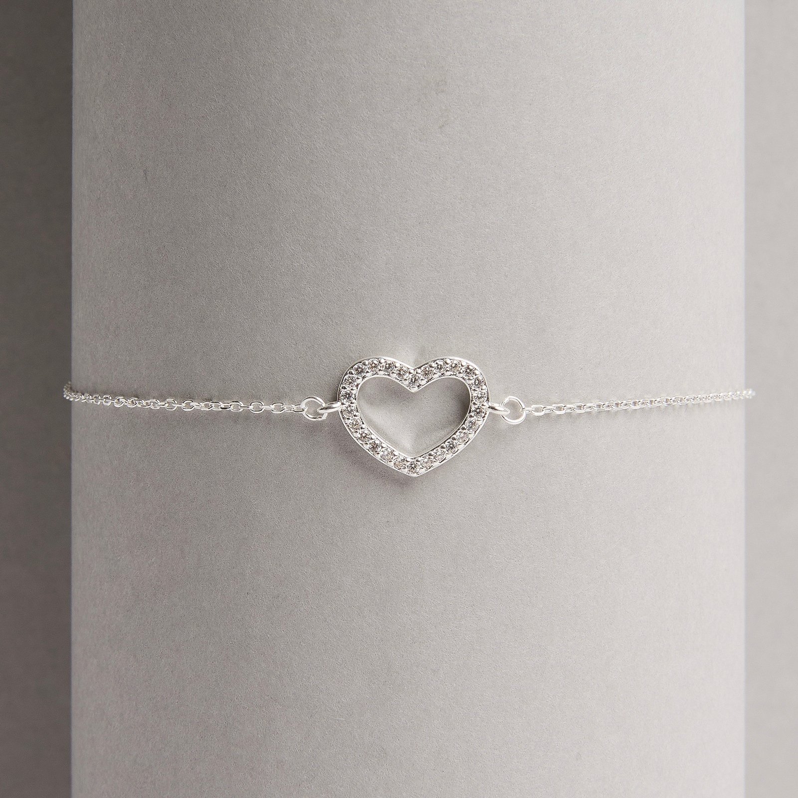 Pulseira entremeio coração vazado cravejado 13mm 16+4cm