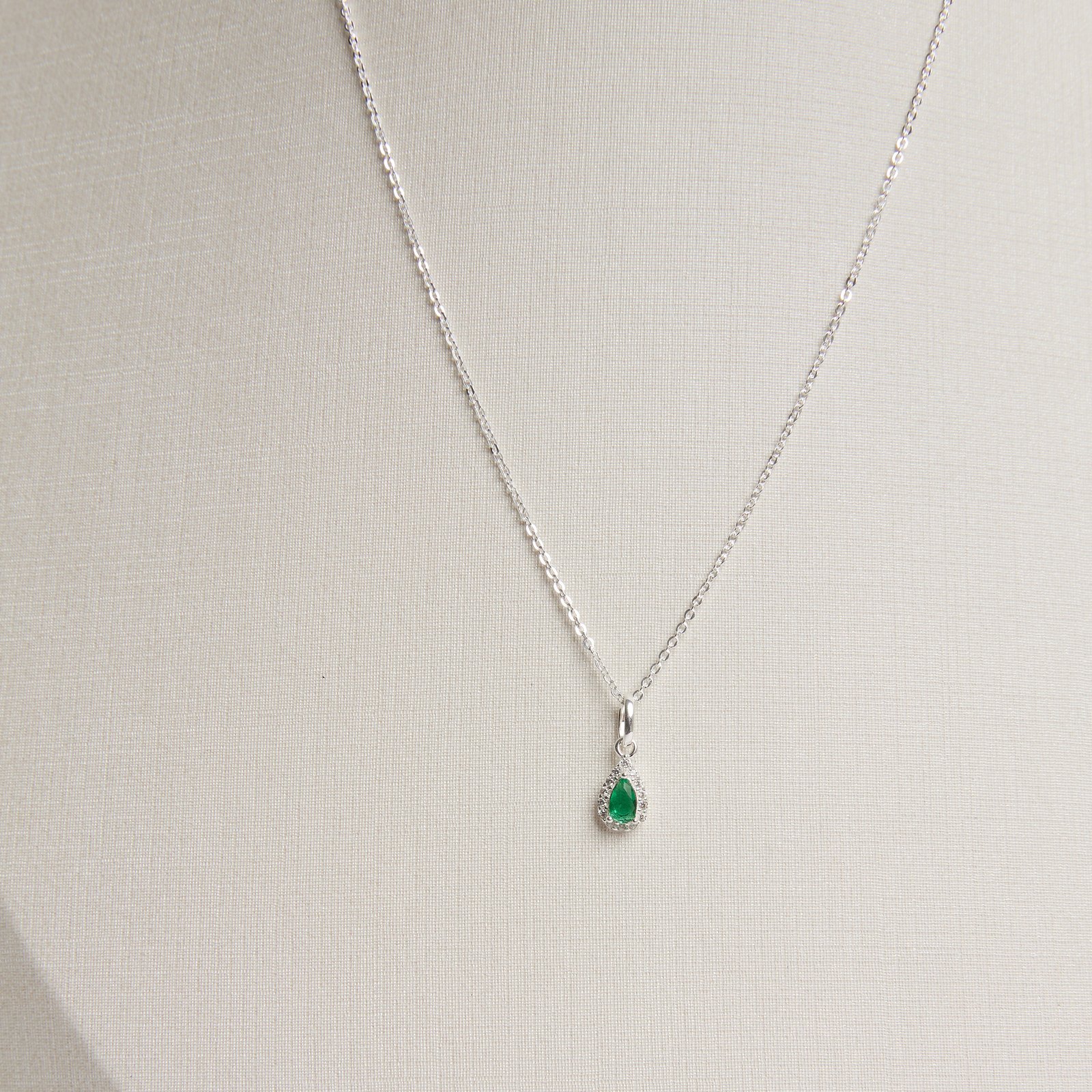 Conjunto brinco e colar zircônia gota esmeralda com cravejado 6mm corrente cadeadinho 40cm