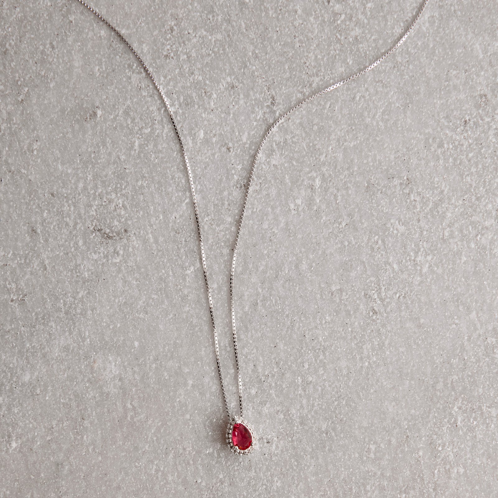 Colar zircônia gota cereja com cravejado 8mm 40cm
