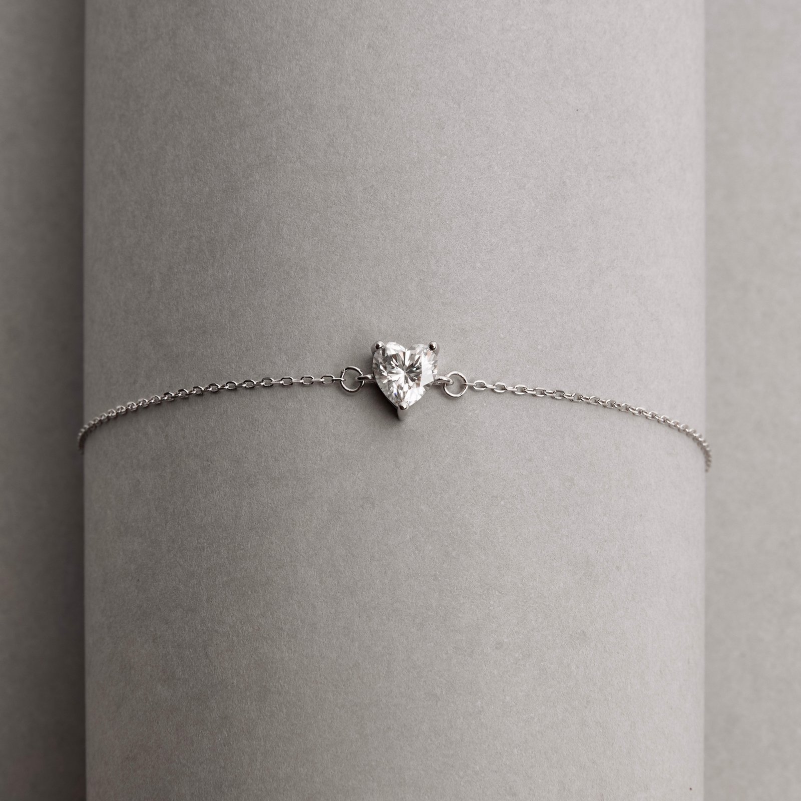 Pulseira entremeio moissanite coração 6mm corrente cadeado 16+4cm ródio