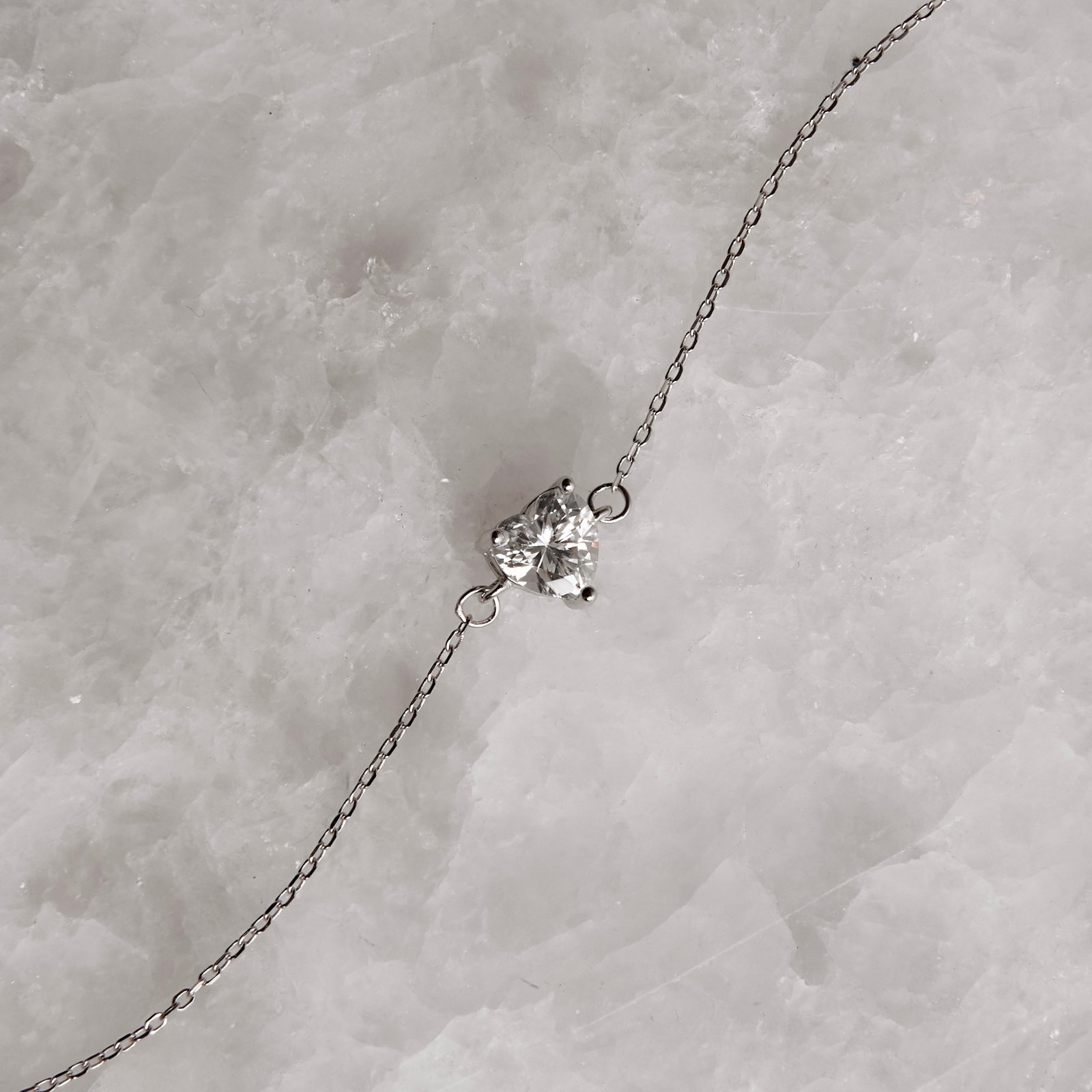 Pulseira entremeio moissanite coração 6mm corrente cadeado 16+4cm ródio