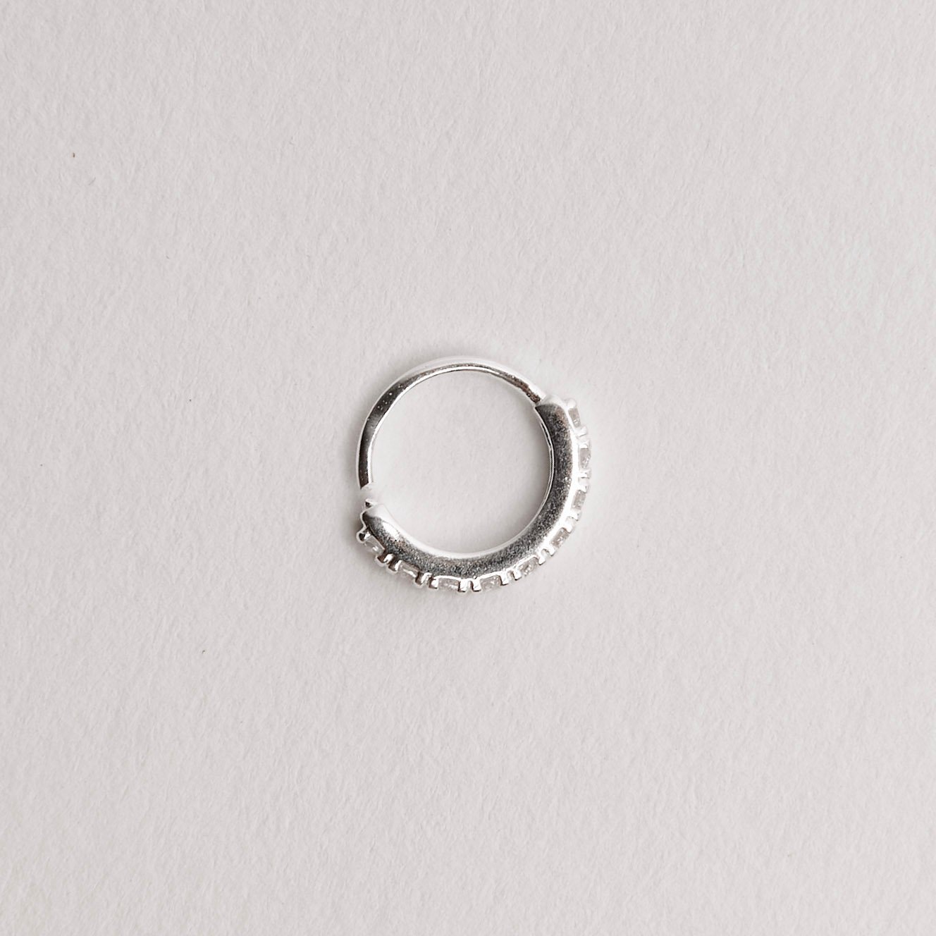 Piercing nariz argola cravejada 8mm