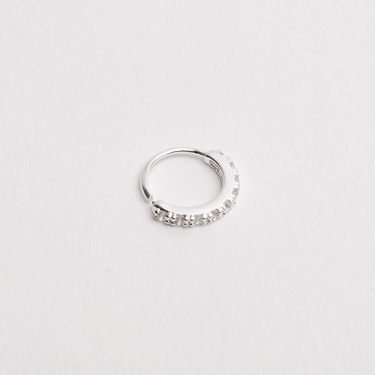 Piercing nariz argola cravejada 8mm