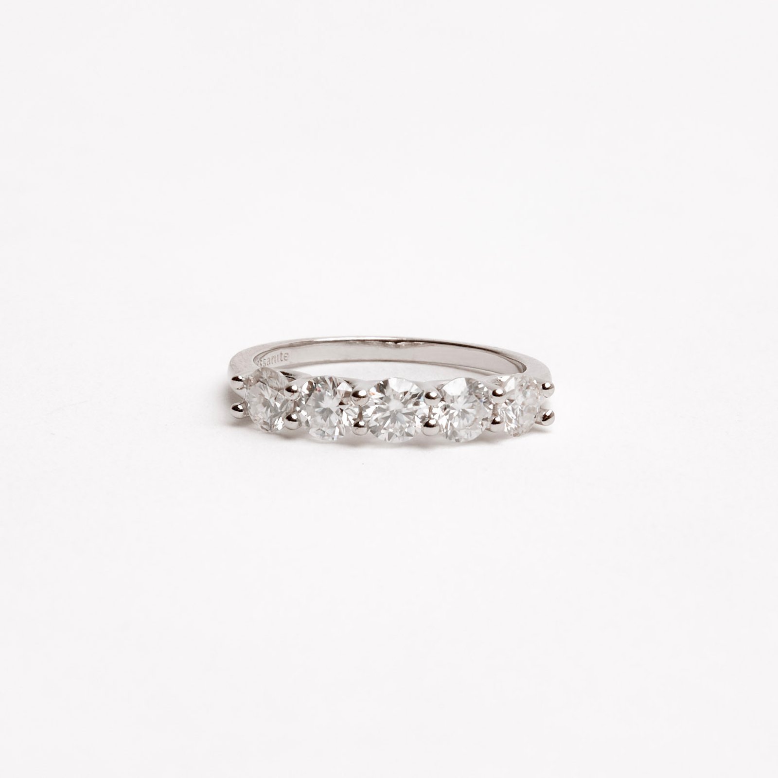 Anel meia aliança moissanite 4mm ródio