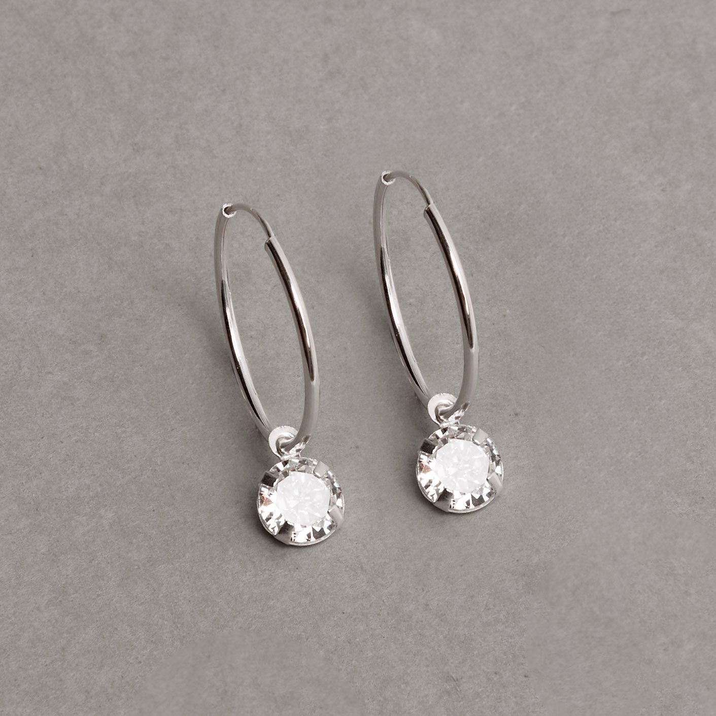 Argola 18mm pingente zircônia cristal