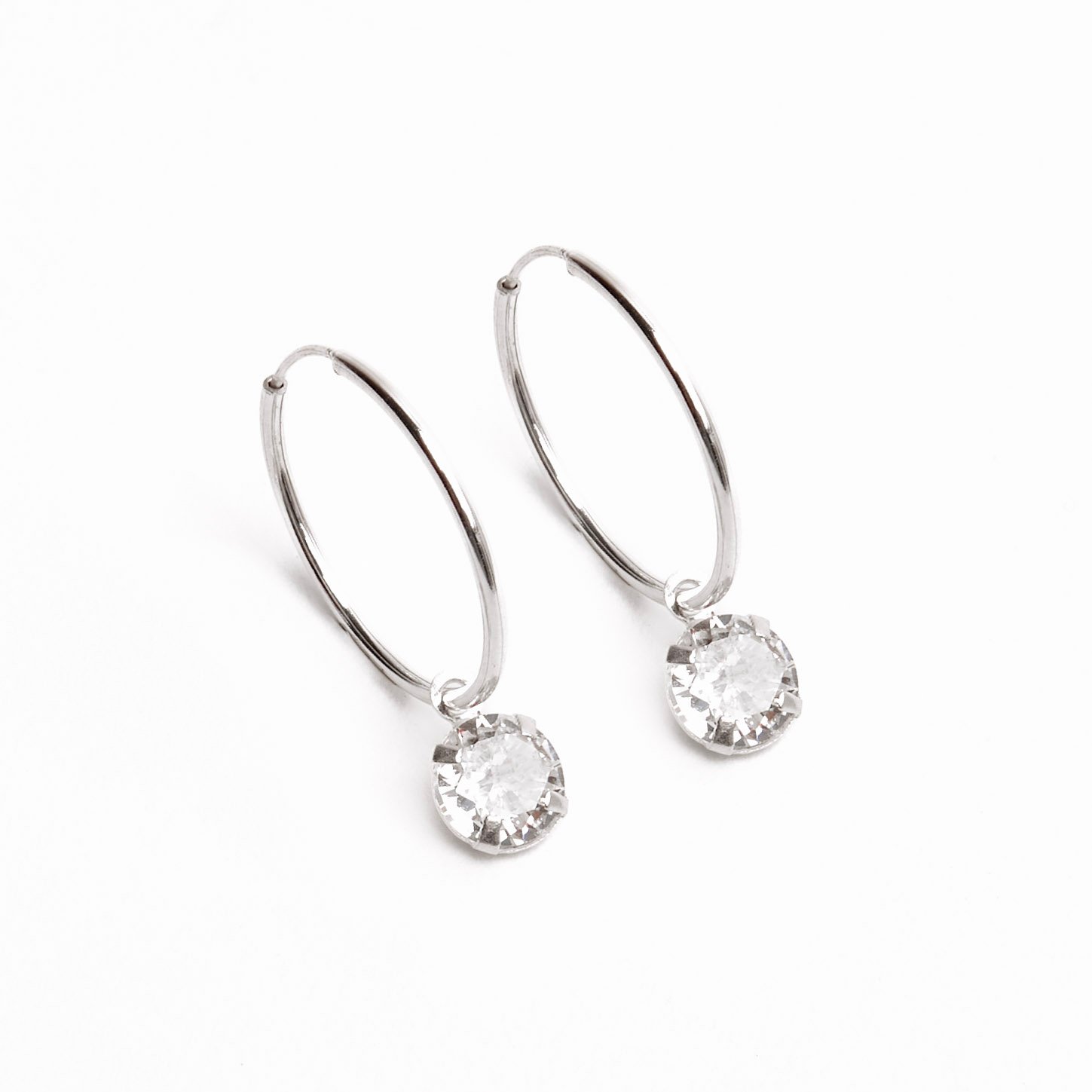 Argola 18mm pingente zircônia cristal