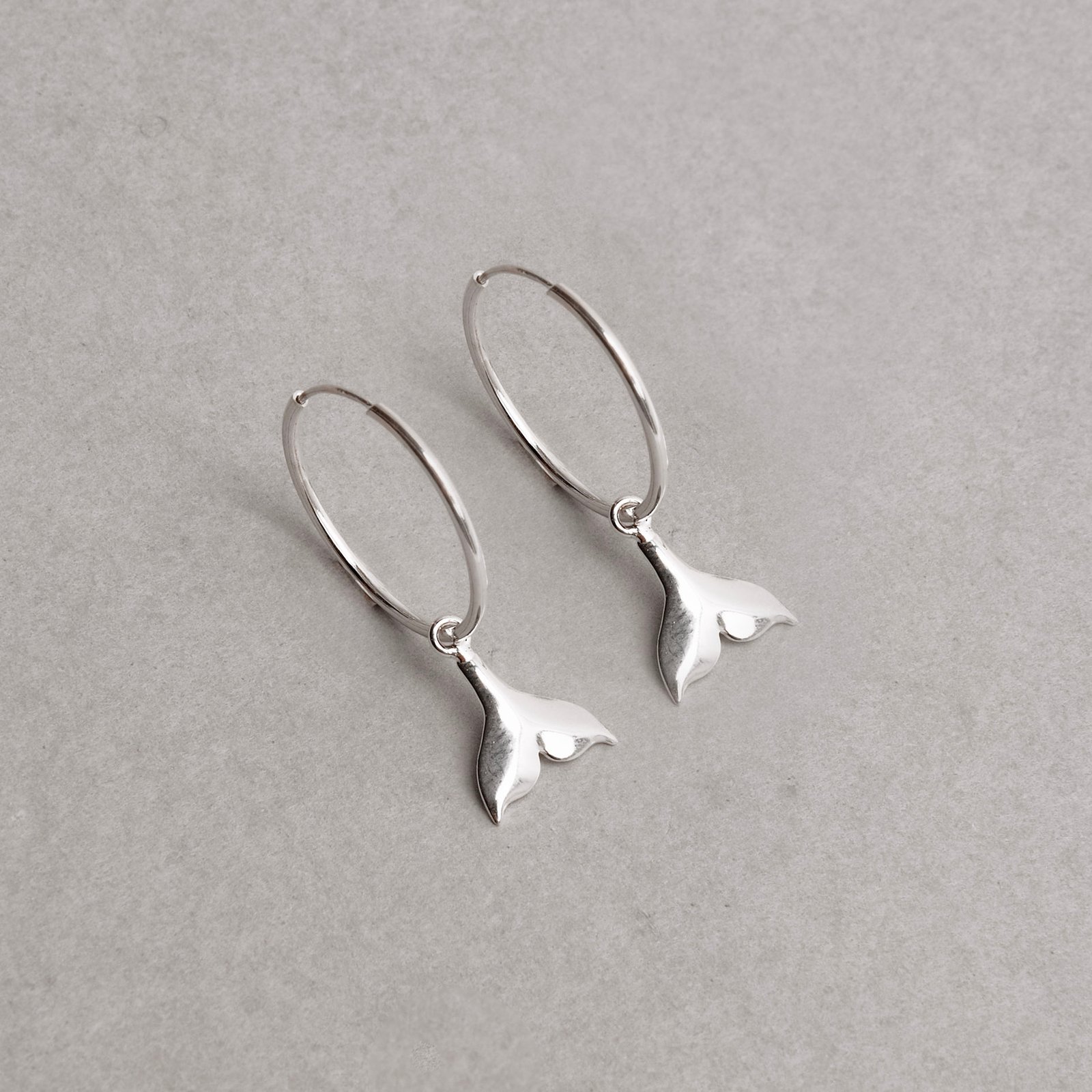 Argola 18mm pingente sereia 8mm