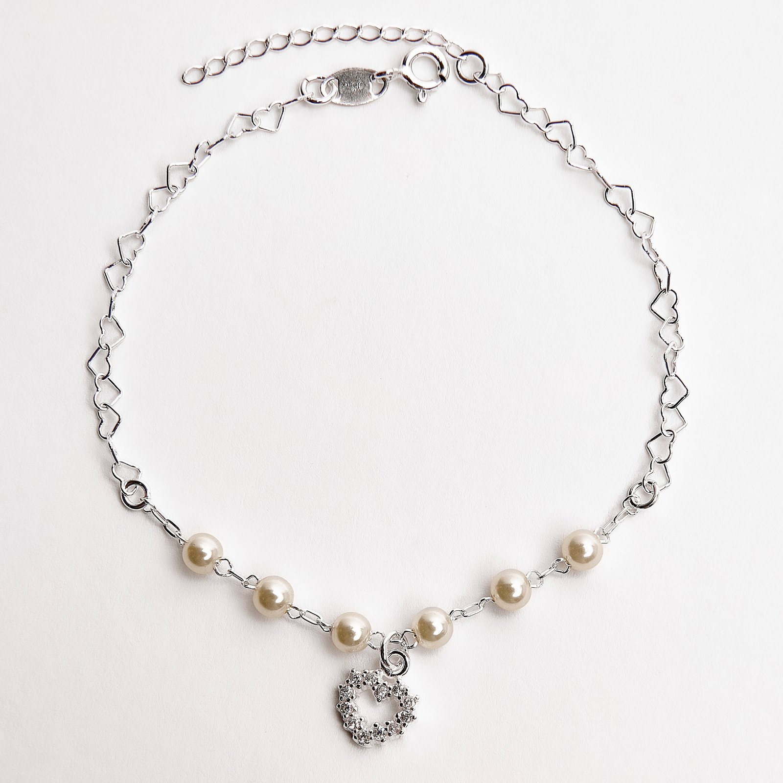 Imagem Pulseira corrente coração entremeio pérolas com pingente coração vazado cravejado 8mm 19+3cm