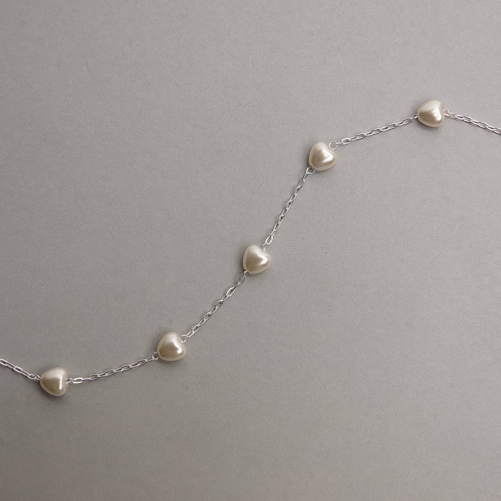 Pulseira entremeio pérolas coração 6mm 17+3cm