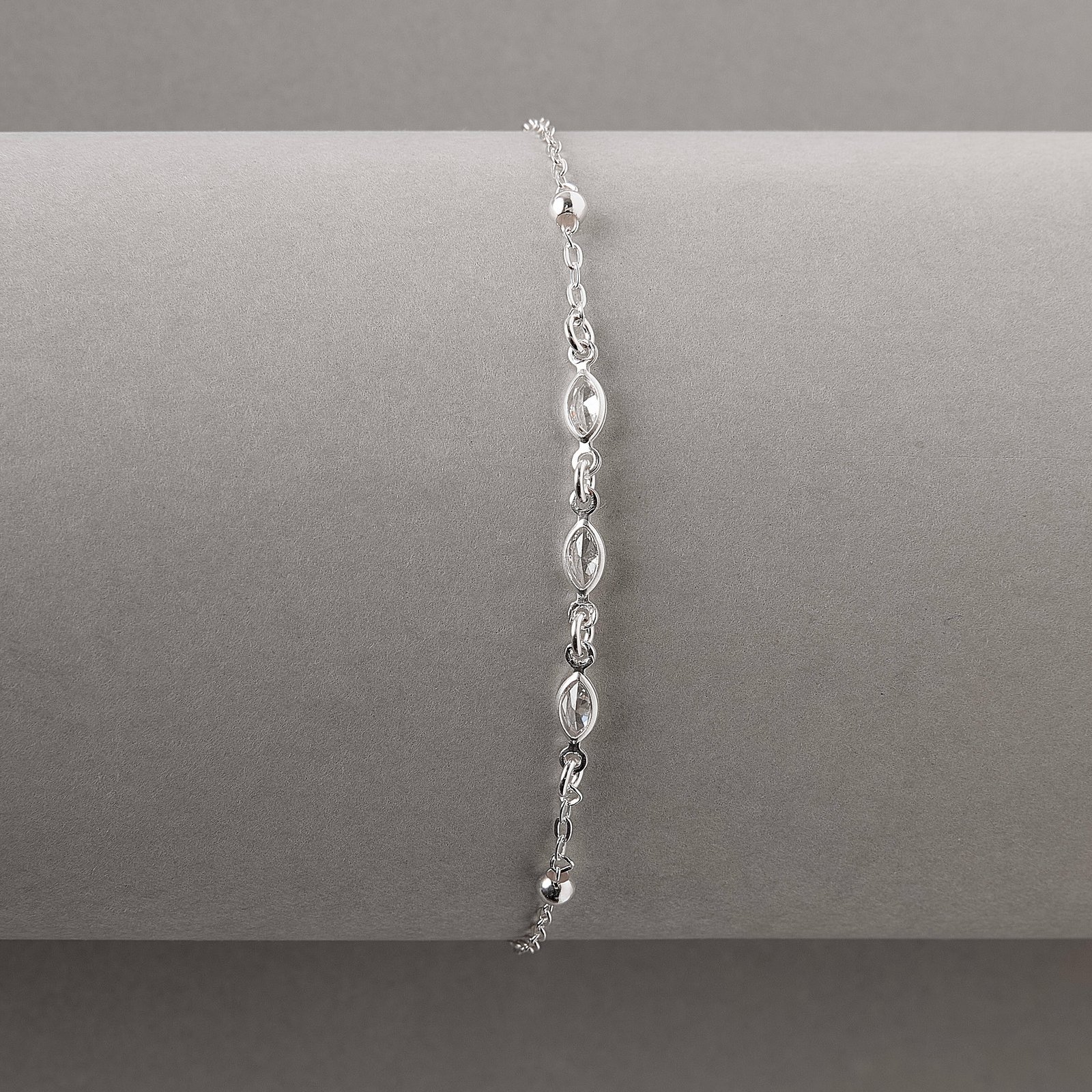 Imagem Secundária Pulseira entremeio zircônias navete e bolas 17+3cm
