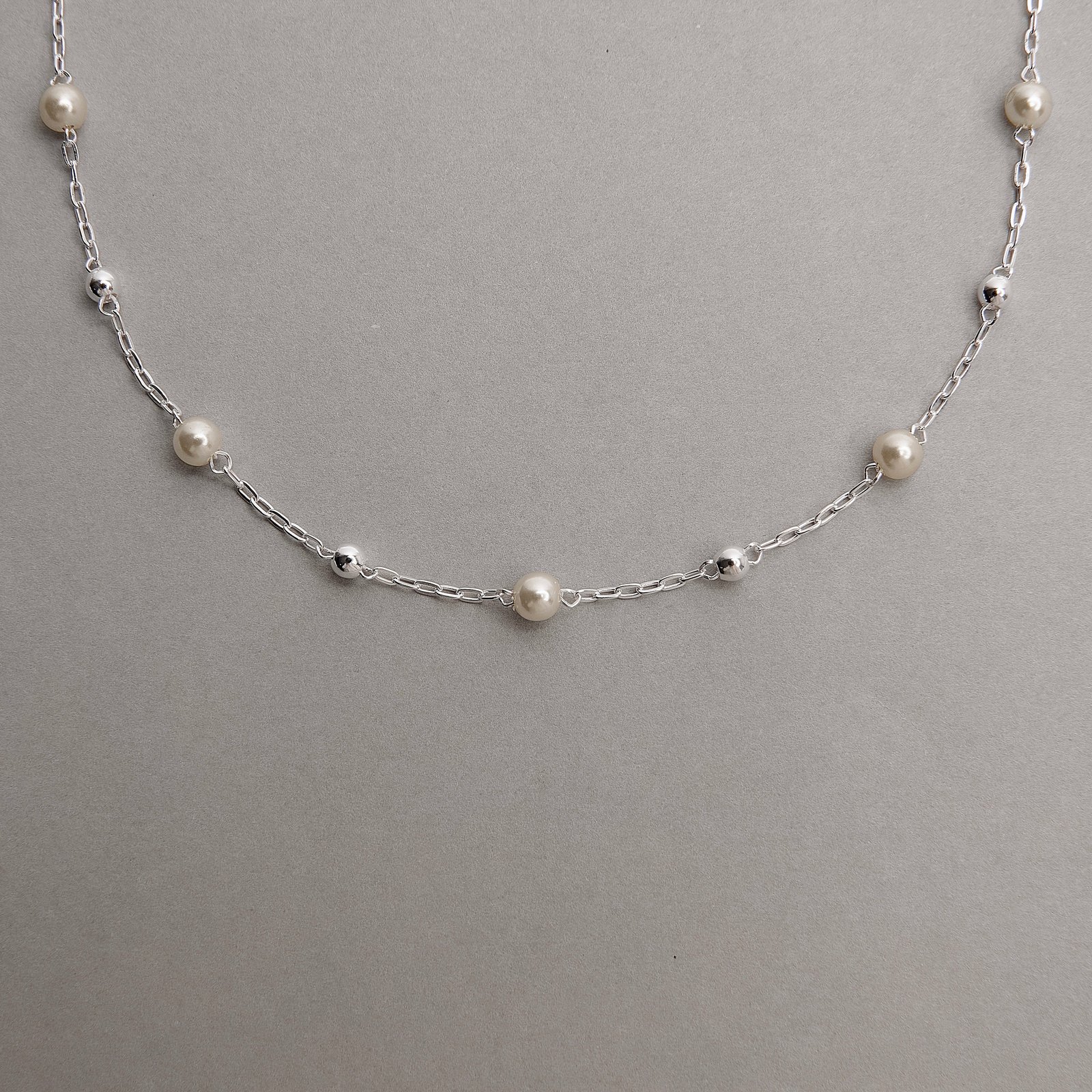 Pulseira entremeio bolas 3mm e pérolas 4mm 18+3cm