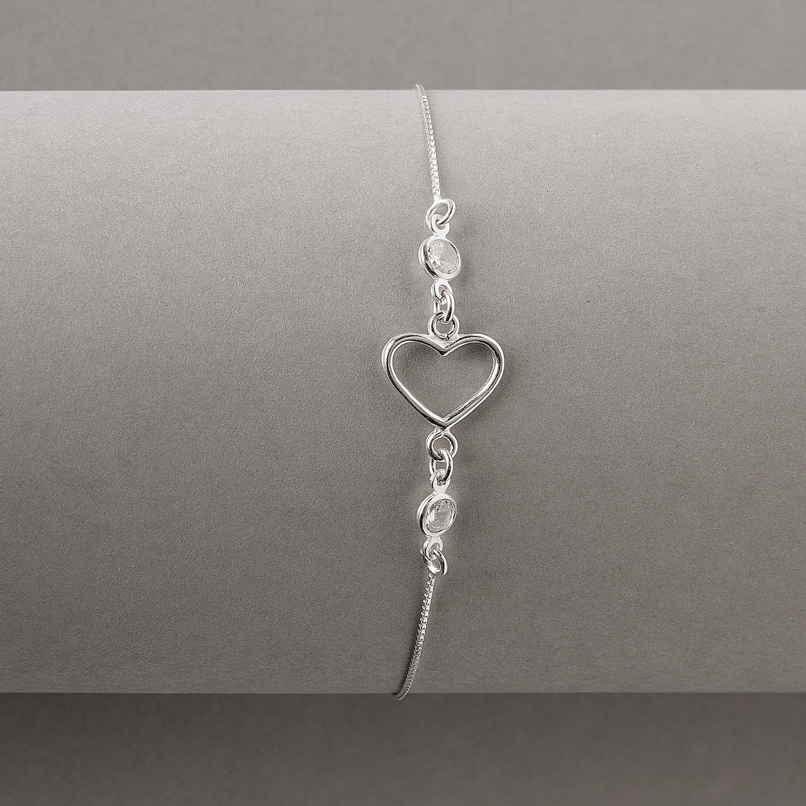 Pulseira entremeio coração vazado com zircônias 5mm 19+3cm